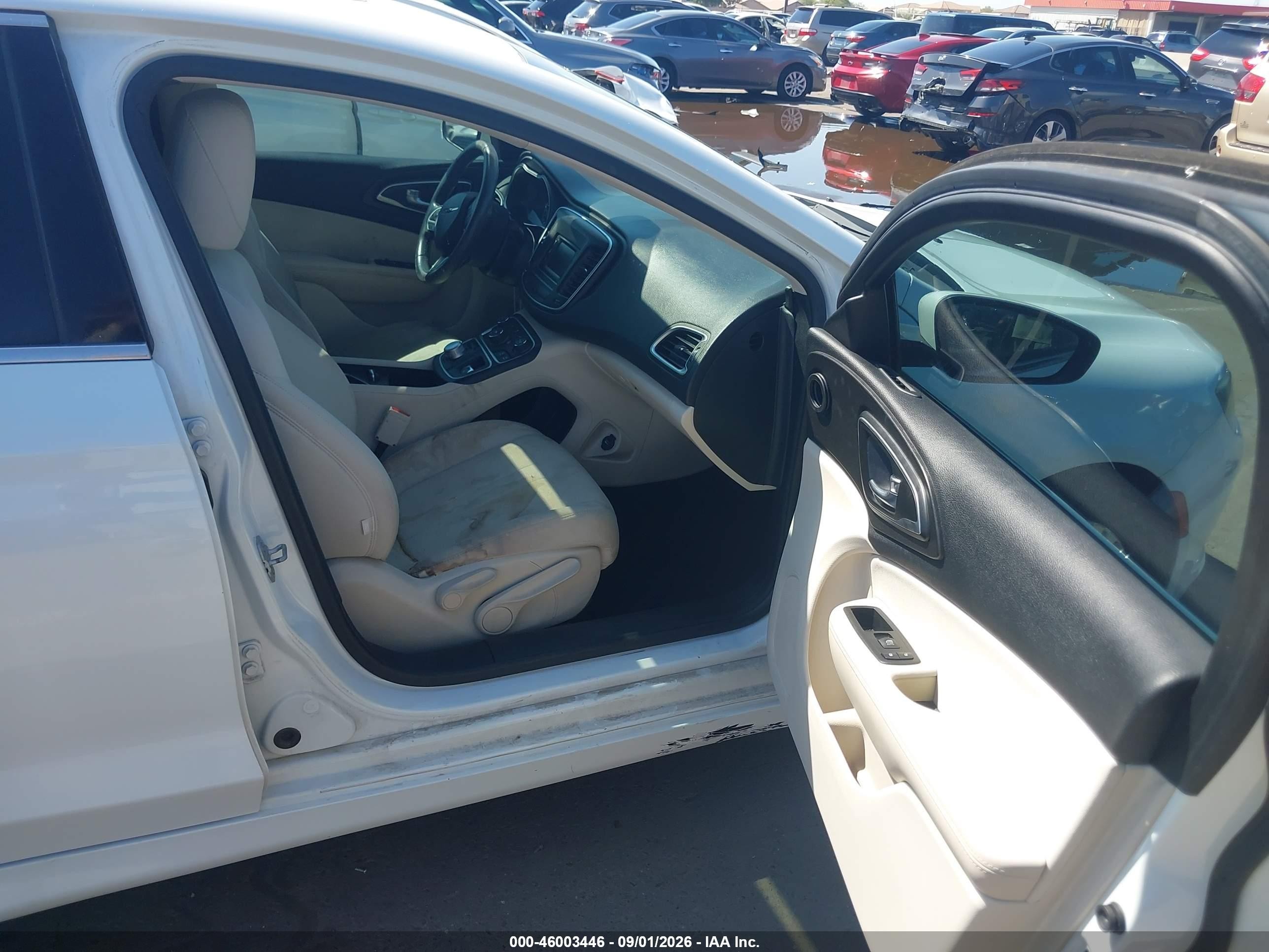 2015 Chrysler 200 Limited White vin: 1C3CCCAB0FN582316