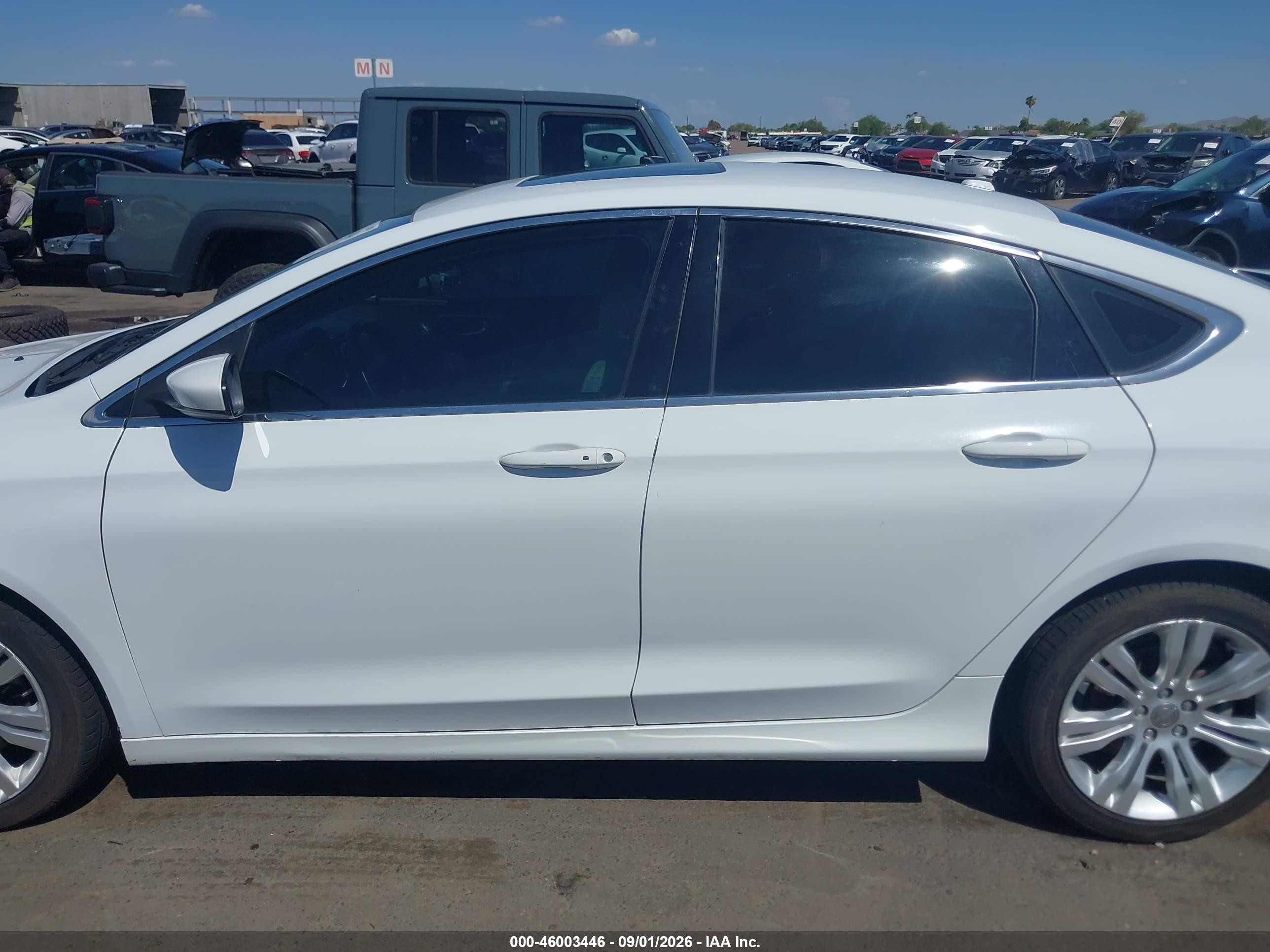 2015 Chrysler 200 Limited White vin: 1C3CCCAB0FN582316