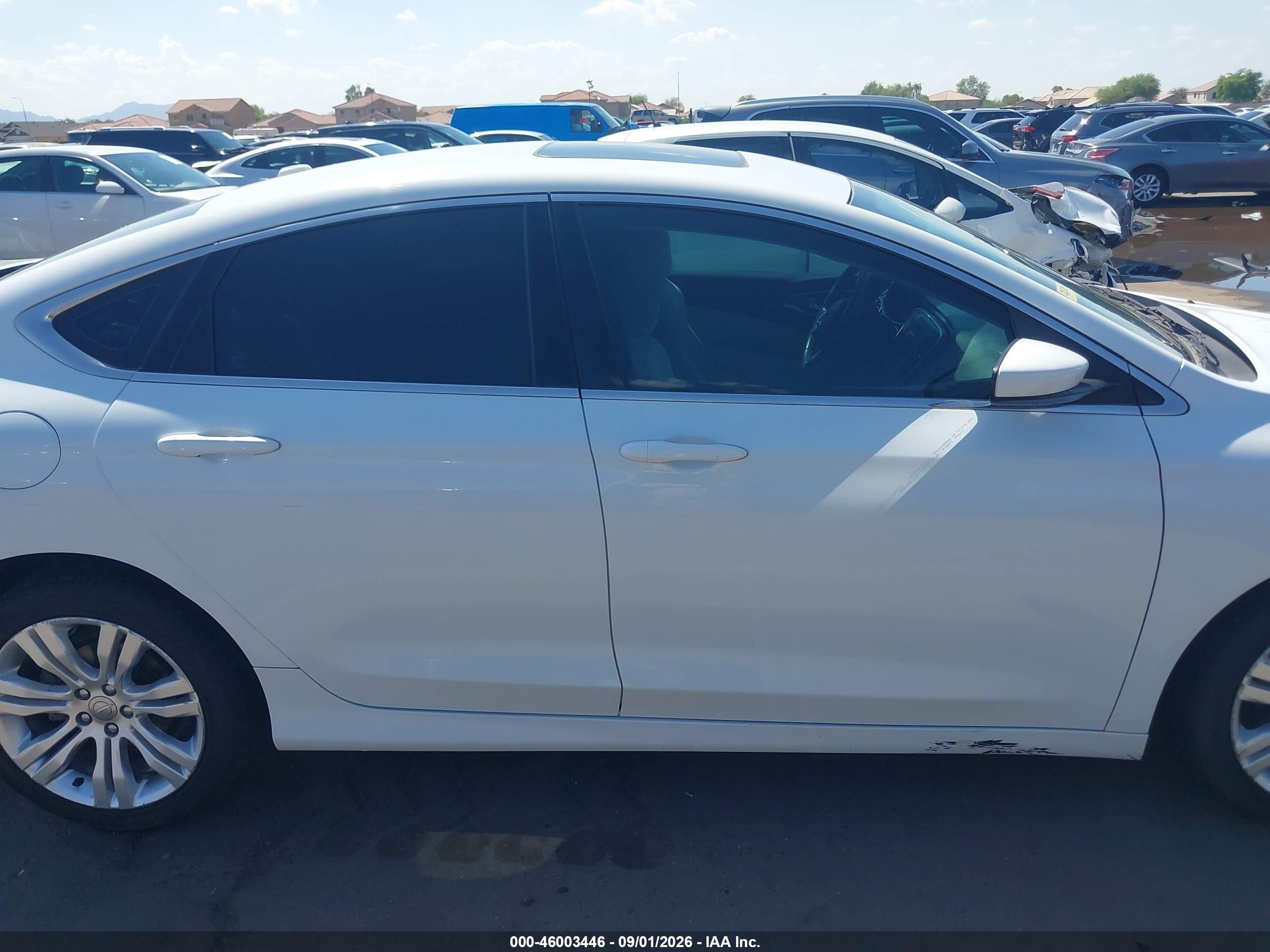 2015 Chrysler 200 Limited White vin: 1C3CCCAB0FN582316