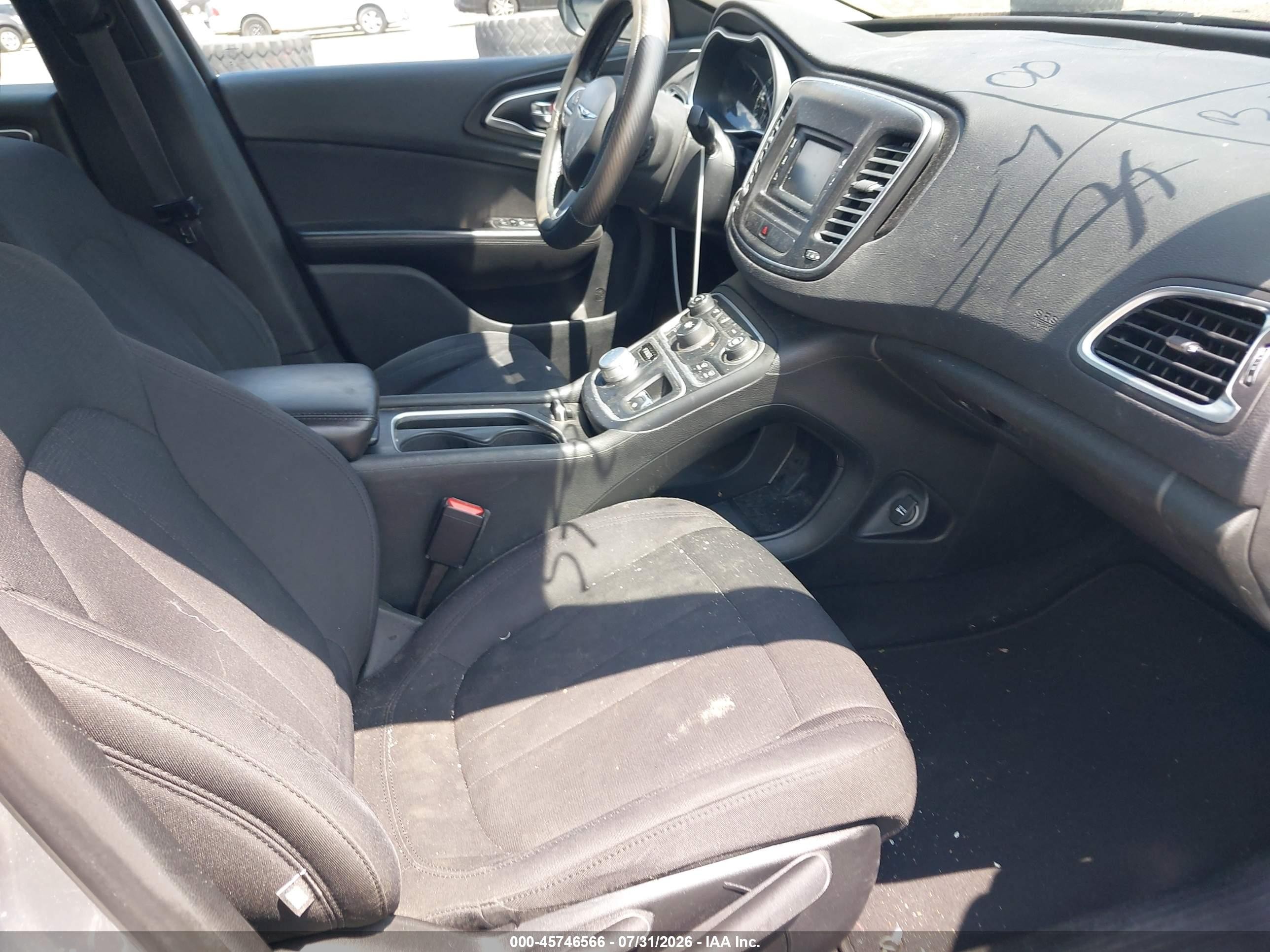 2015 Chrysler 200 Limited Серебряный vin: 1C3CCCAB0FN613564