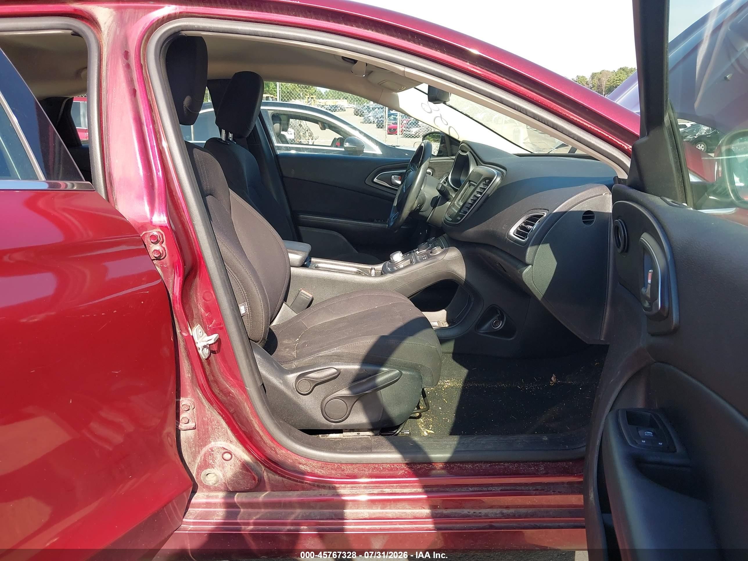 2015 Chrysler 200 Limited Burgundy vin: 1C3CCCAB0FN651876