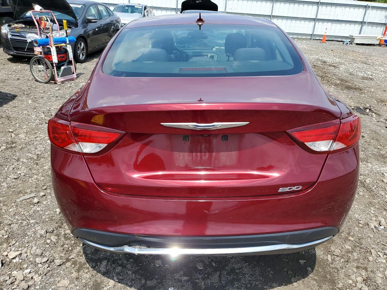 2015 Chrysler 200 Limited Red vin: 1C3CCCAB0FN662621