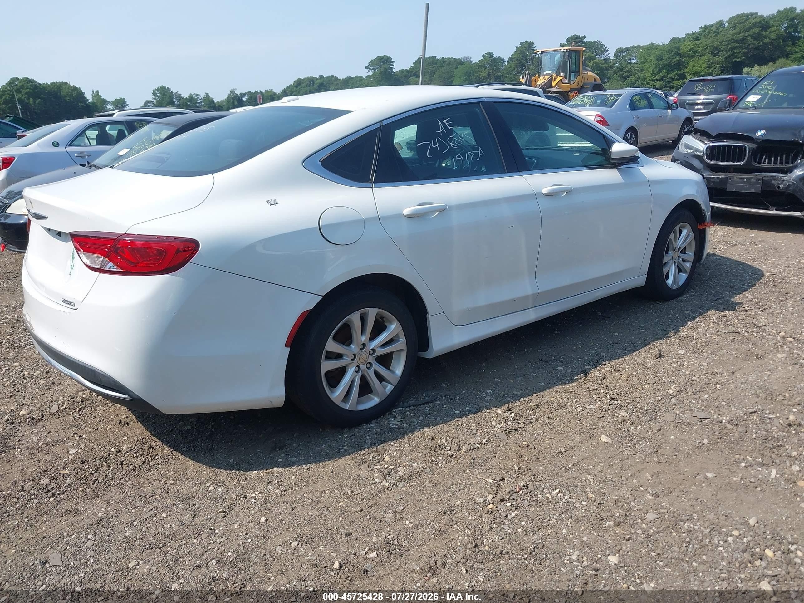 2015 Chrysler 200 Limited White vin: 1C3CCCAB0FN675420