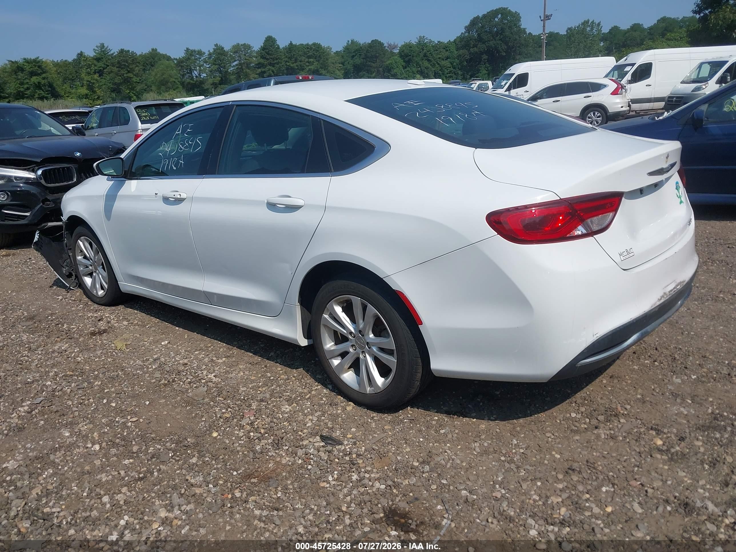 2015 Chrysler 200 Limited White vin: 1C3CCCAB0FN675420