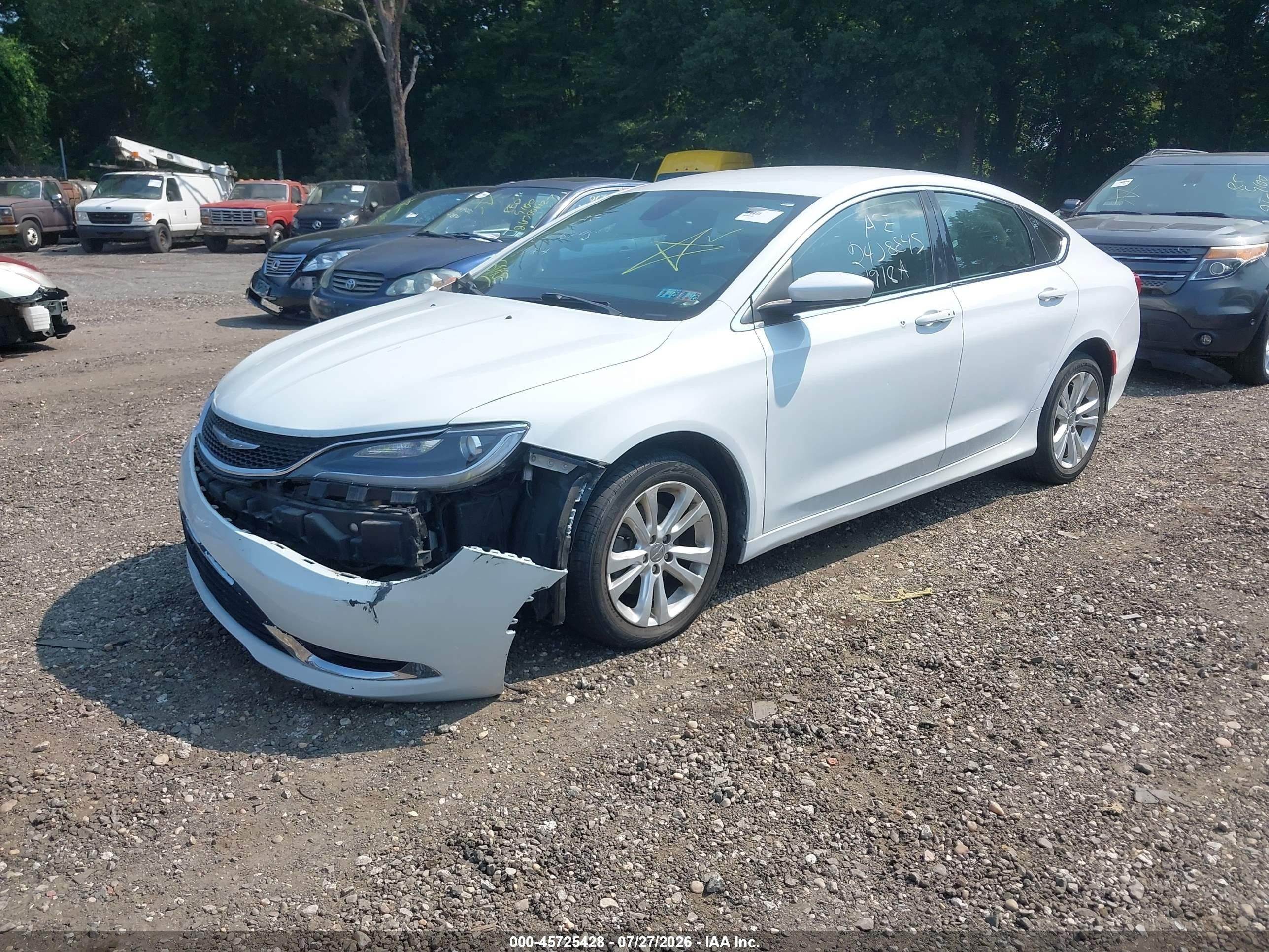 2015 Chrysler 200 Limited White vin: 1C3CCCAB0FN675420