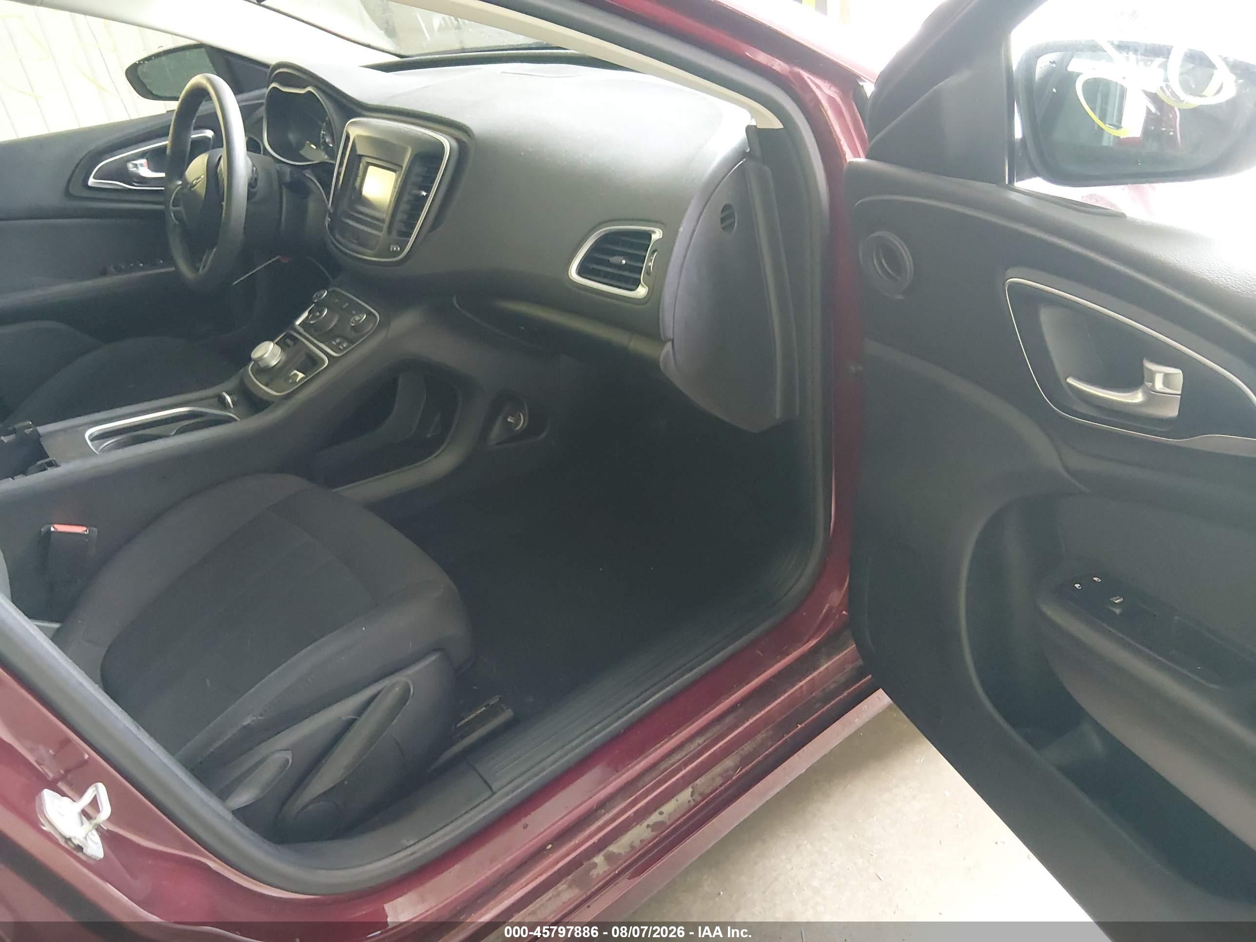 2015 Chrysler 200 Limited Red vin: 1C3CCCAB0FN685719