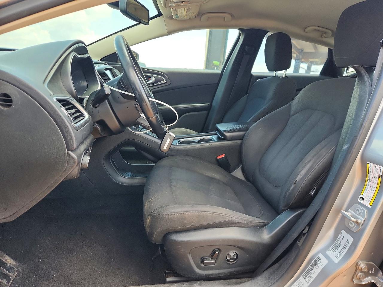 2015 Chrysler 200 Limited Silver vin: 1C3CCCAB0FN699541