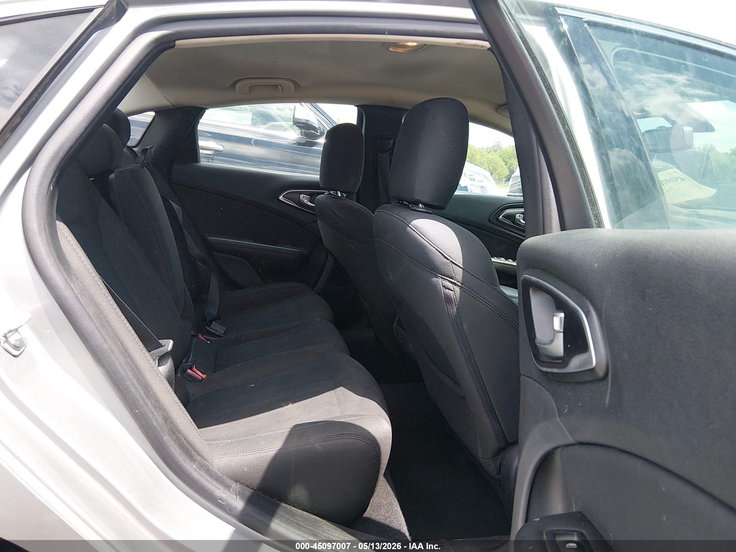 2016 Chrysler 200 Limited Серебряный vin: 1C3CCCAB0GN110764