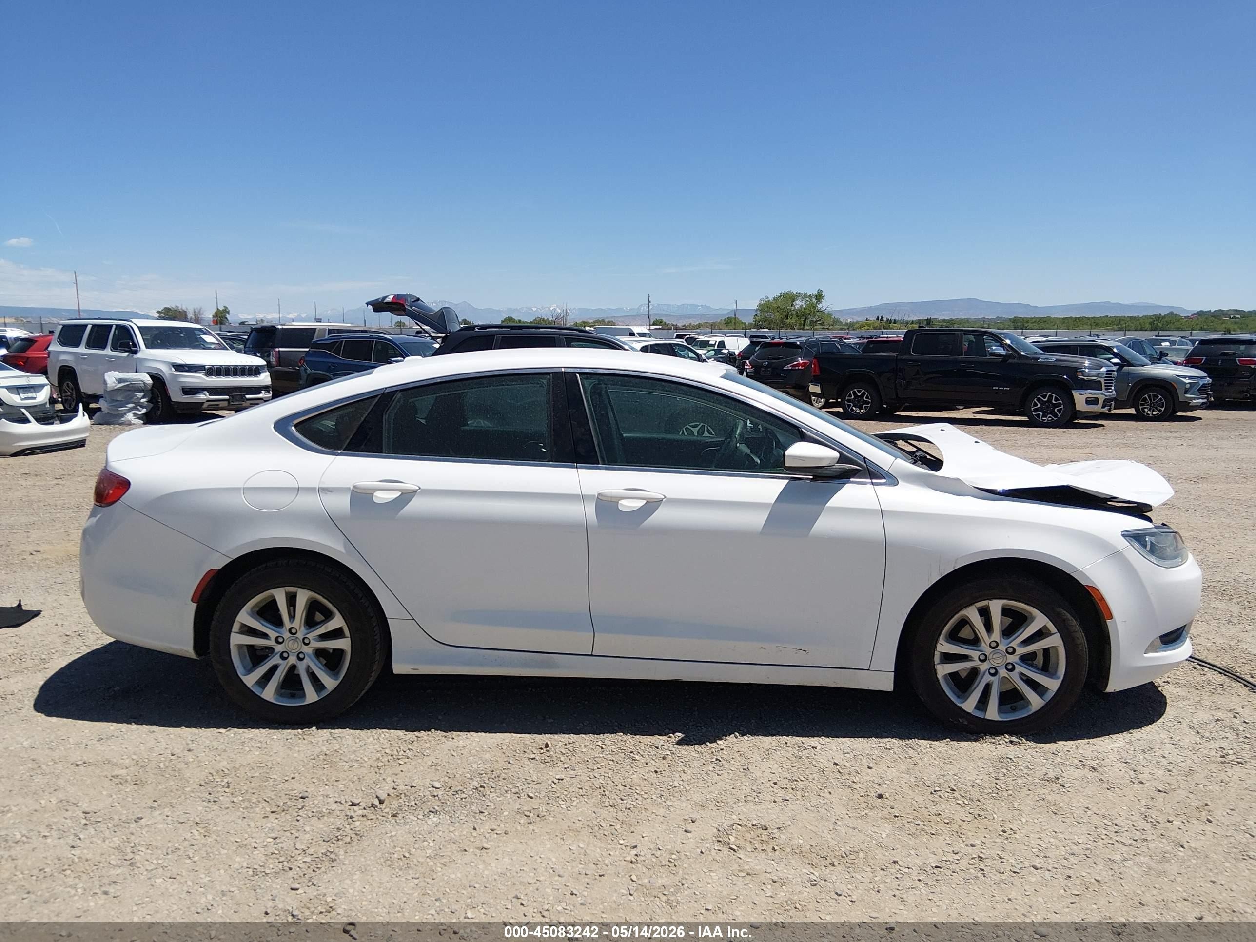 2015 Chrysler 200 Limited White vin: 1C3CCCAB1FN503512