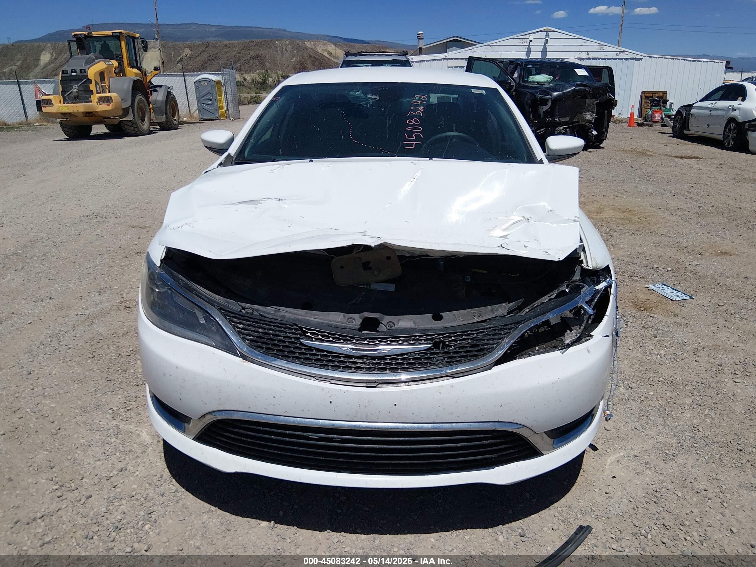 2015 Chrysler 200 Limited White vin: 1C3CCCAB1FN503512