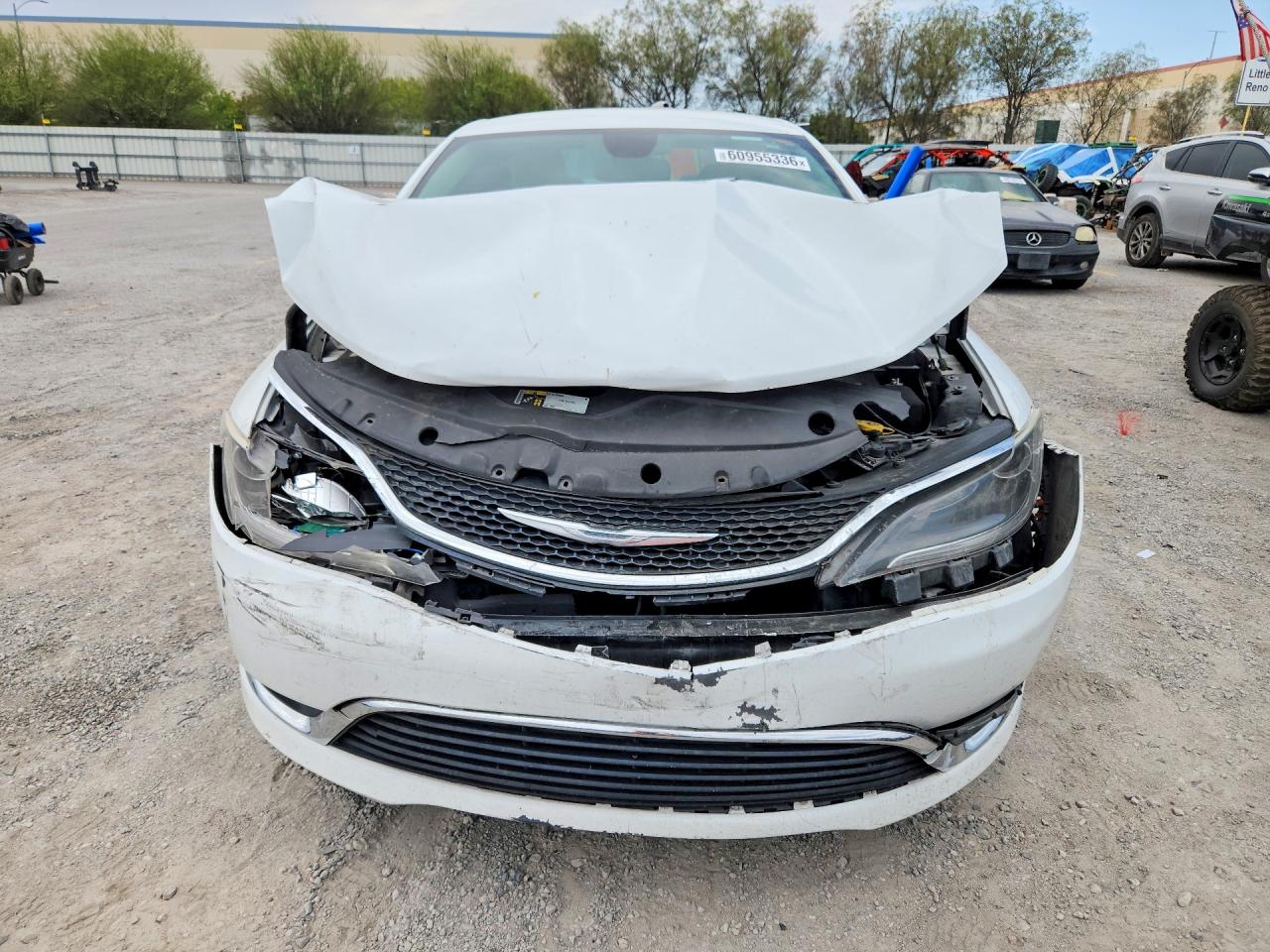 2015 Chrysler 200 Limited Белый vin: 1C3CCCAB1FN537255