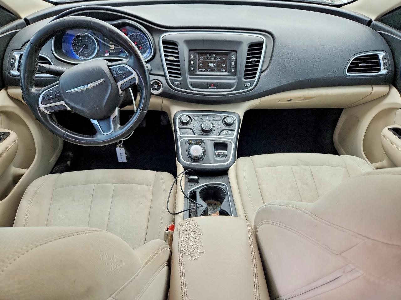 2015 Chrysler 200 Limited Белый vin: 1C3CCCAB1FN537255
