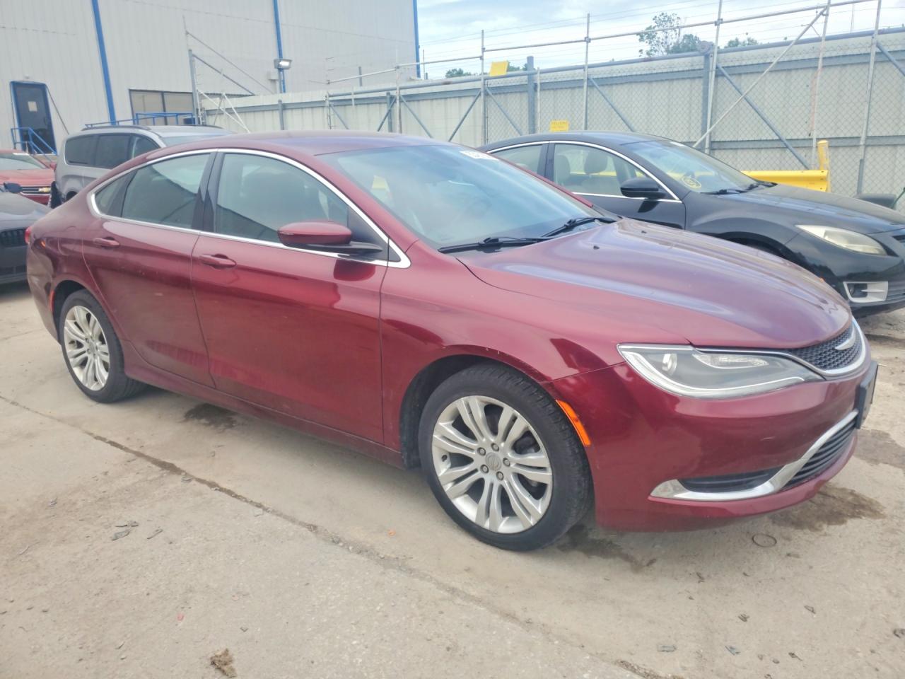 2015 Chrysler 200 Limited Burgundy vin: 1C3CCCAB1FN553889