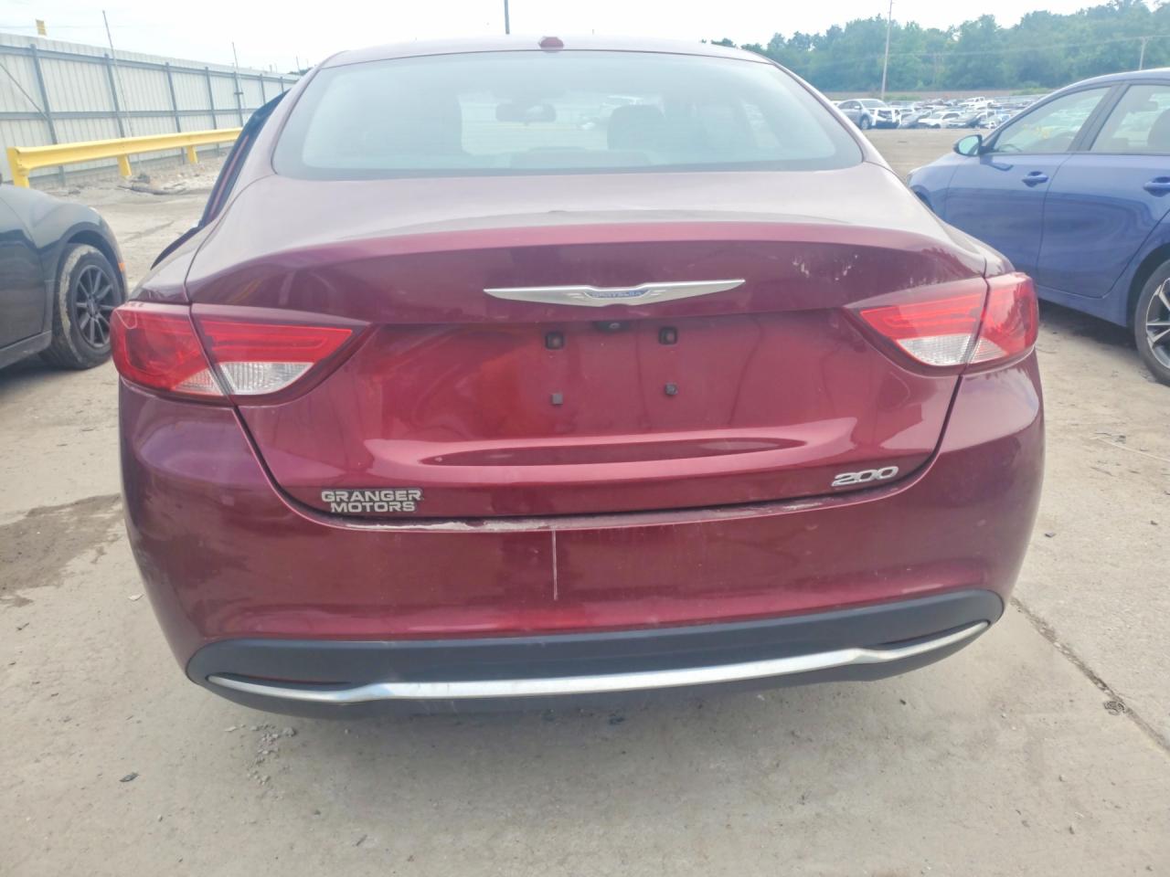 2015 Chrysler 200 Limited Burgundy vin: 1C3CCCAB1FN553889