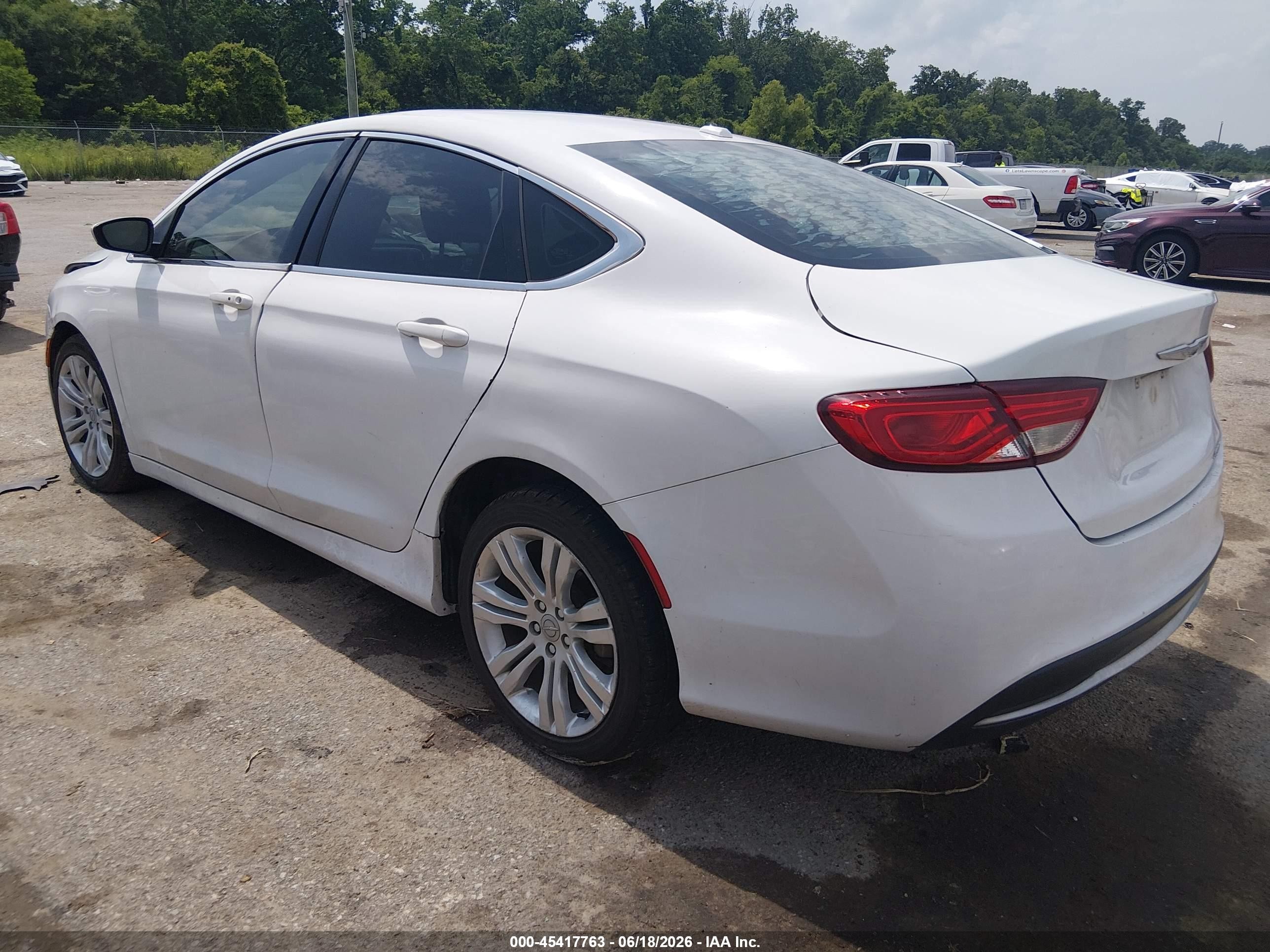 2015 Chrysler 200 Limited White vin: 1C3CCCAB1FN557795