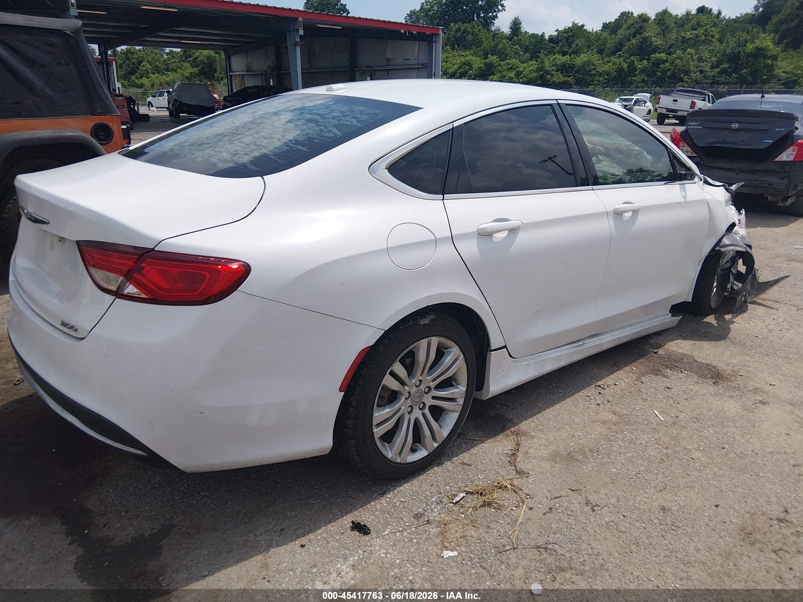 2015 Chrysler 200 Limited White vin: 1C3CCCAB1FN557795