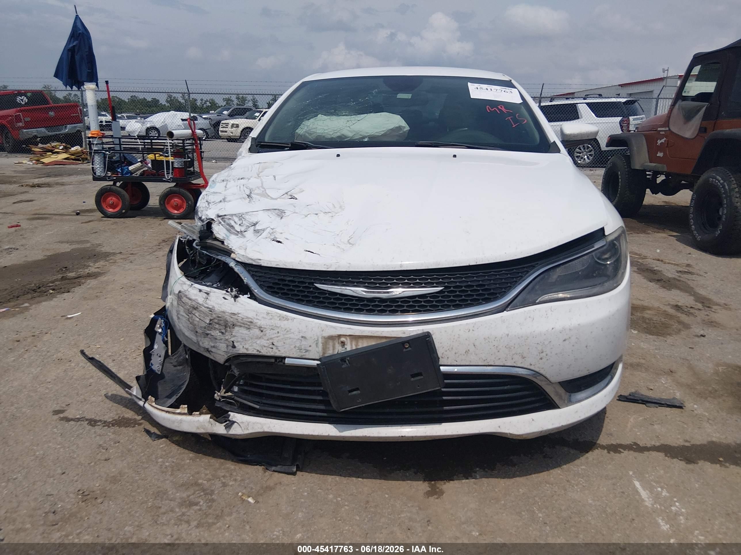 2015 Chrysler 200 Limited White vin: 1C3CCCAB1FN557795