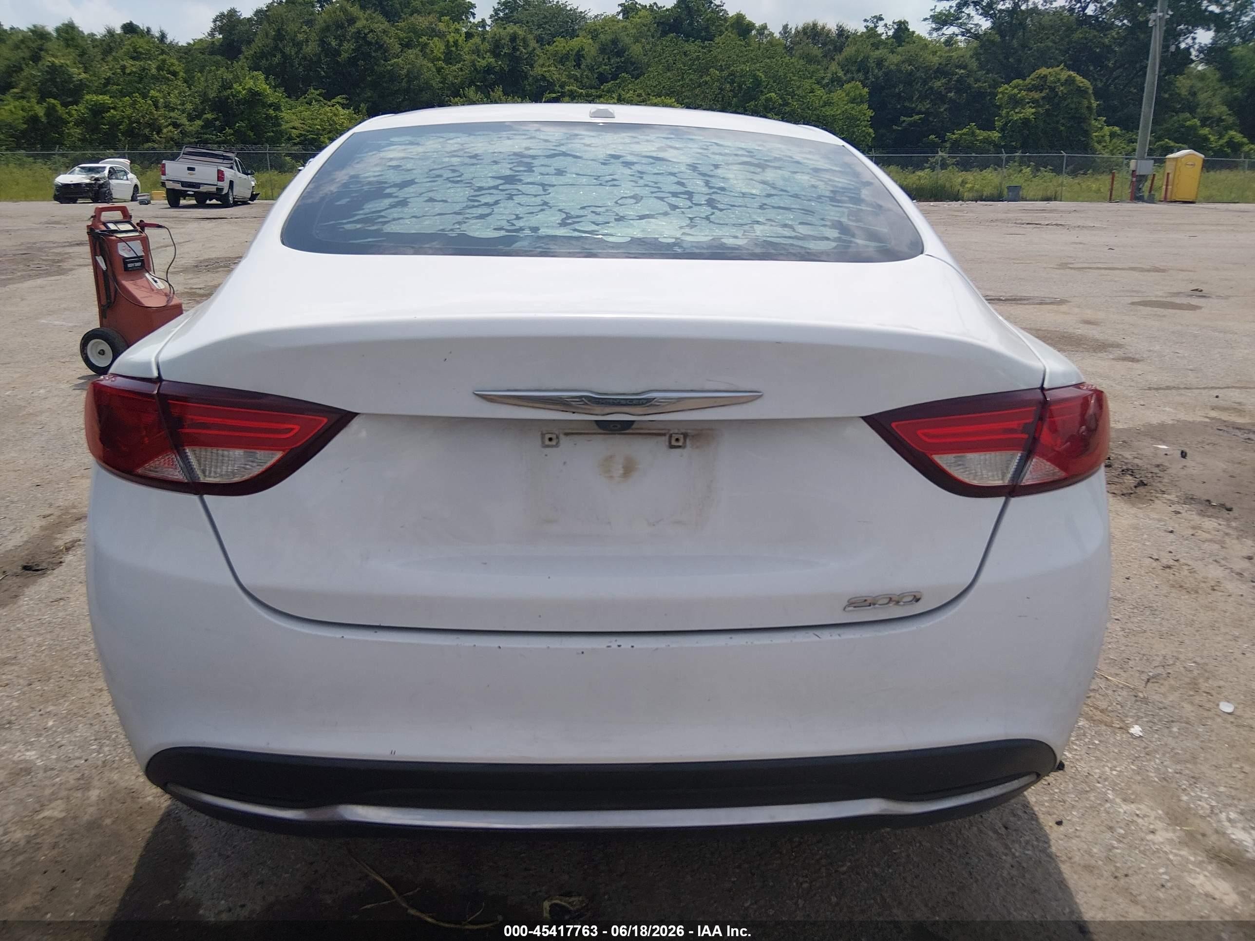 2015 Chrysler 200 Limited White vin: 1C3CCCAB1FN557795