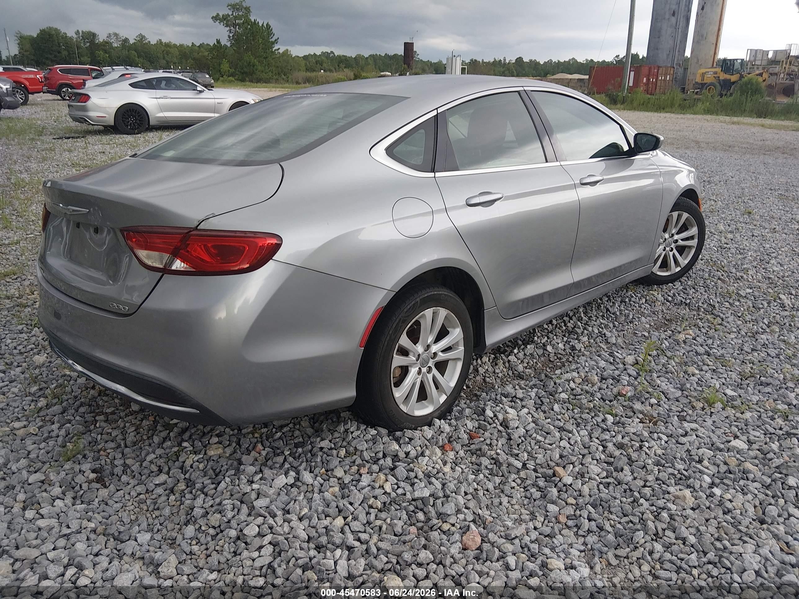 2015 Chrysler 200 Limited Silver vin: 1C3CCCAB1FN577447