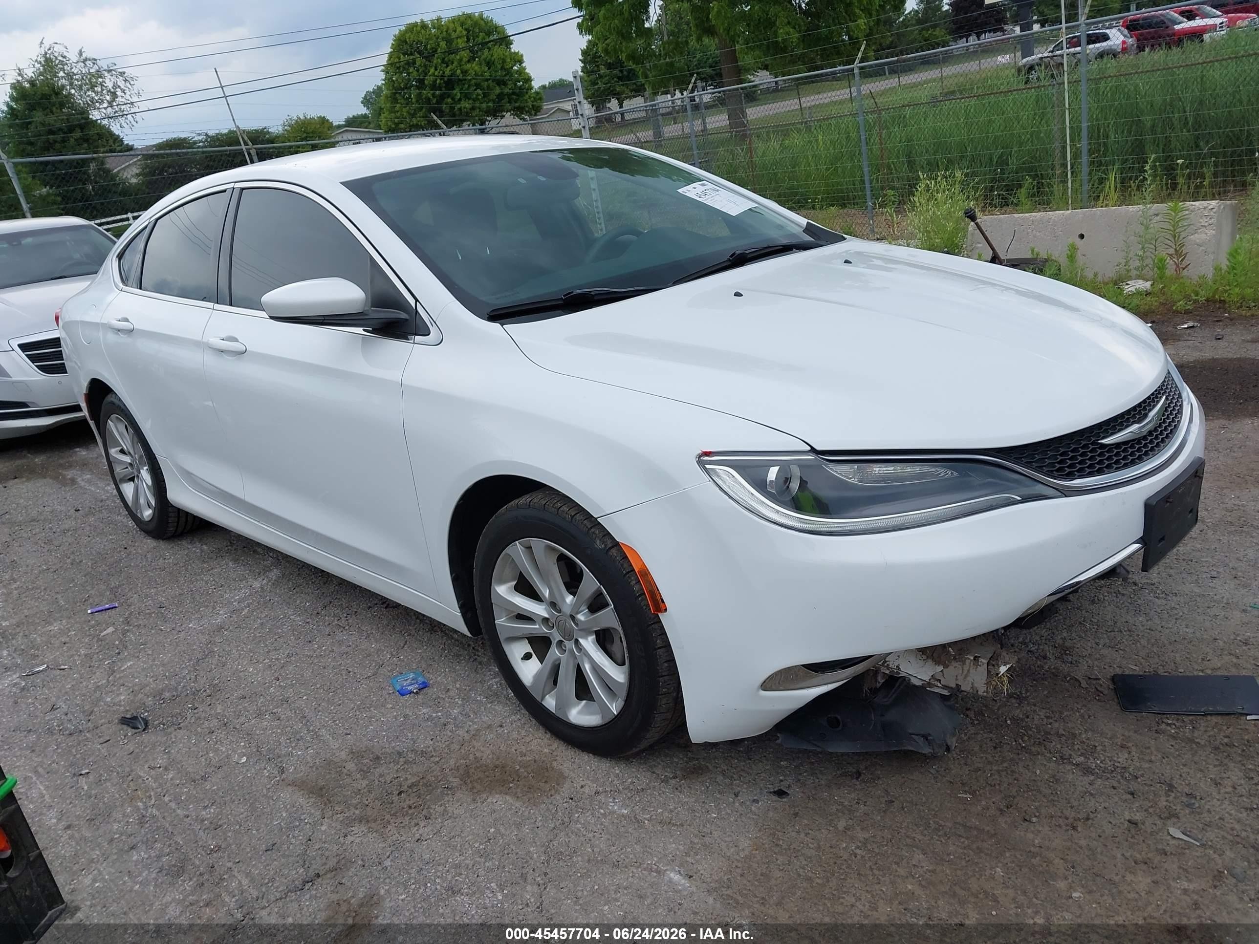 2015 Chrysler 200 Limited White vin: 1C3CCCAB1FN600628