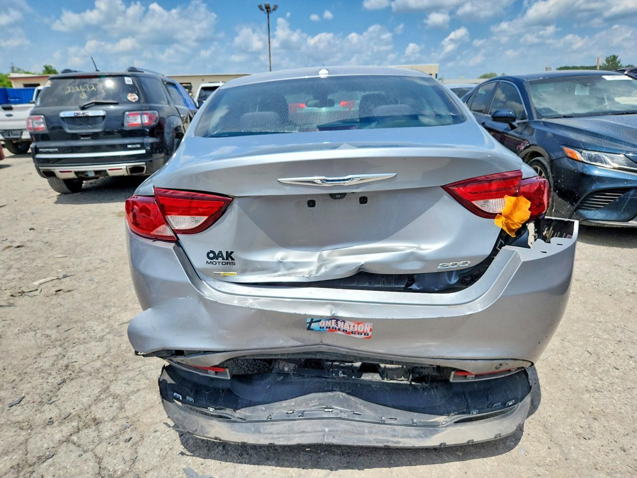 2015 Chrysler 200 Limited Серебряный vin: 1C3CCCAB1FN637484