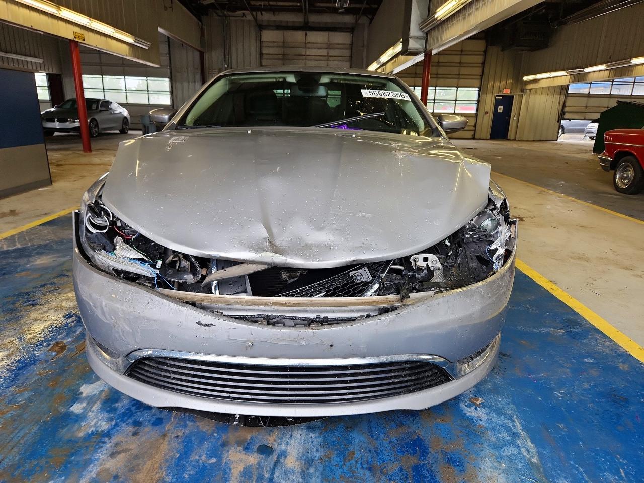 2015 Chrysler 200 Limited Серебряный vin: 1C3CCCAB1FN649215
