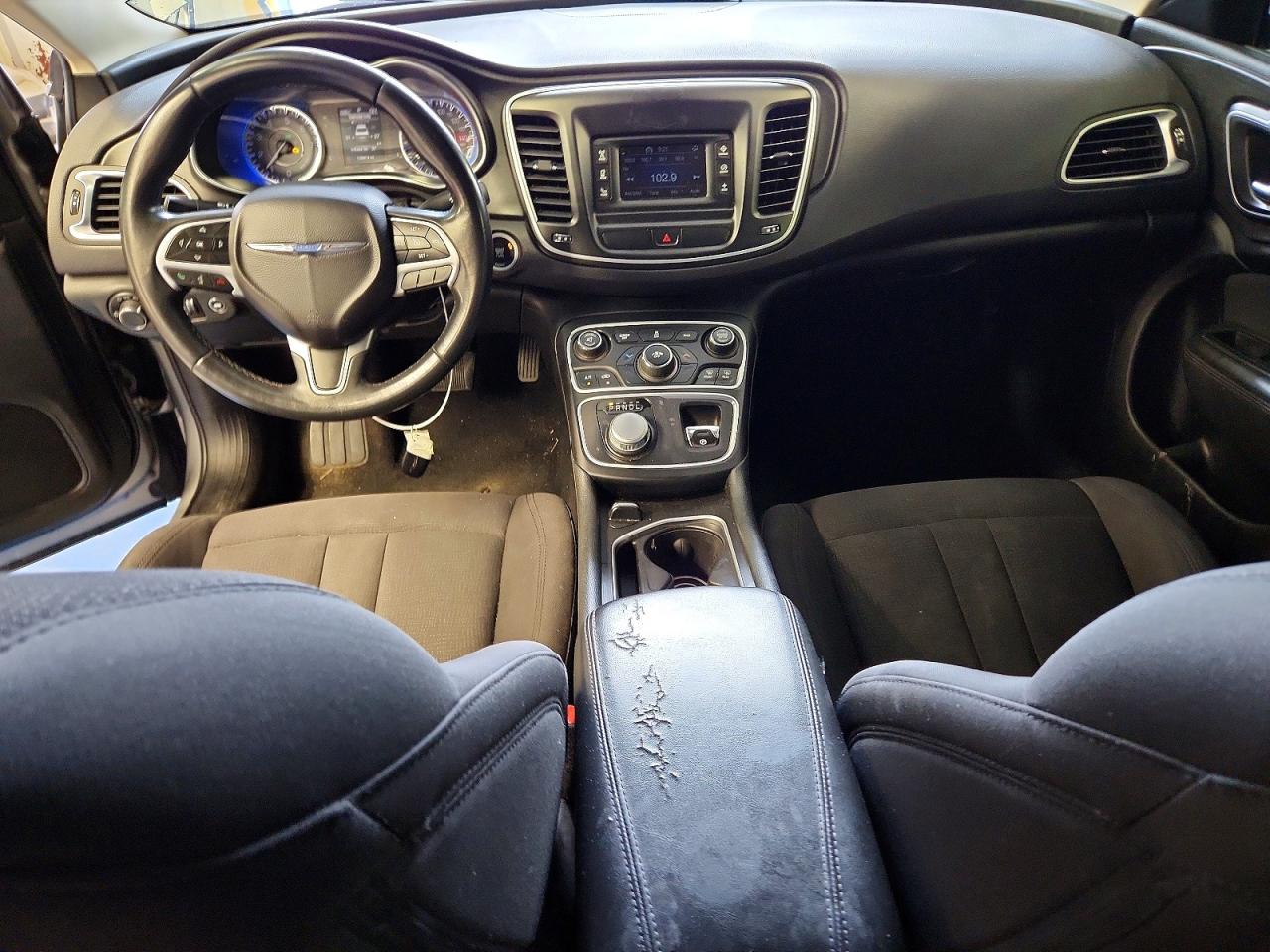 2015 Chrysler 200 Limited Серебряный vin: 1C3CCCAB1FN649215