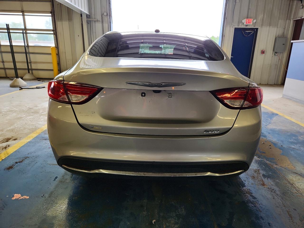 2015 Chrysler 200 Limited Серебряный vin: 1C3CCCAB1FN649215
