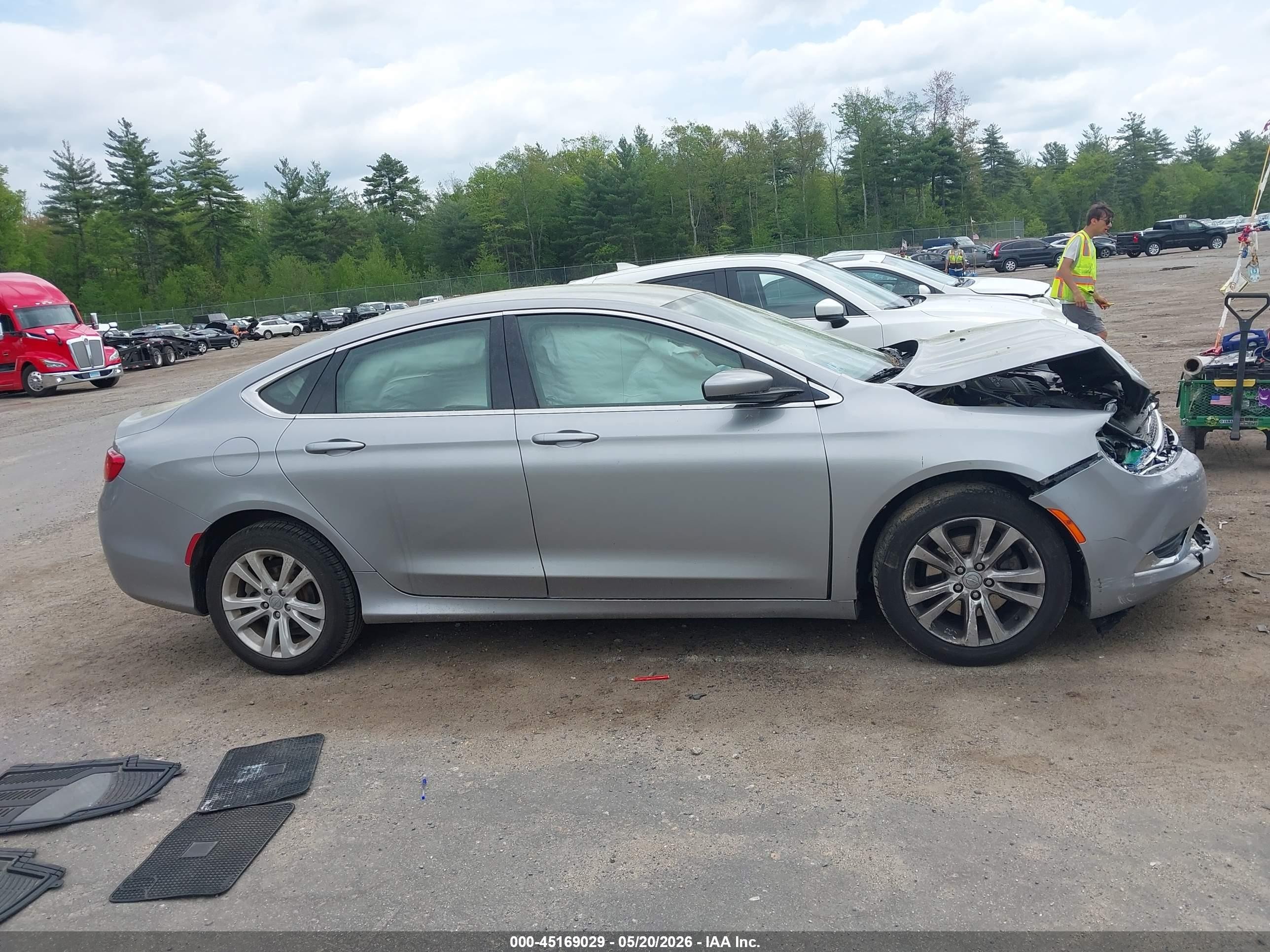 2015 Chrysler 200 Limited Silver vin: 1C3CCCAB1FN670467