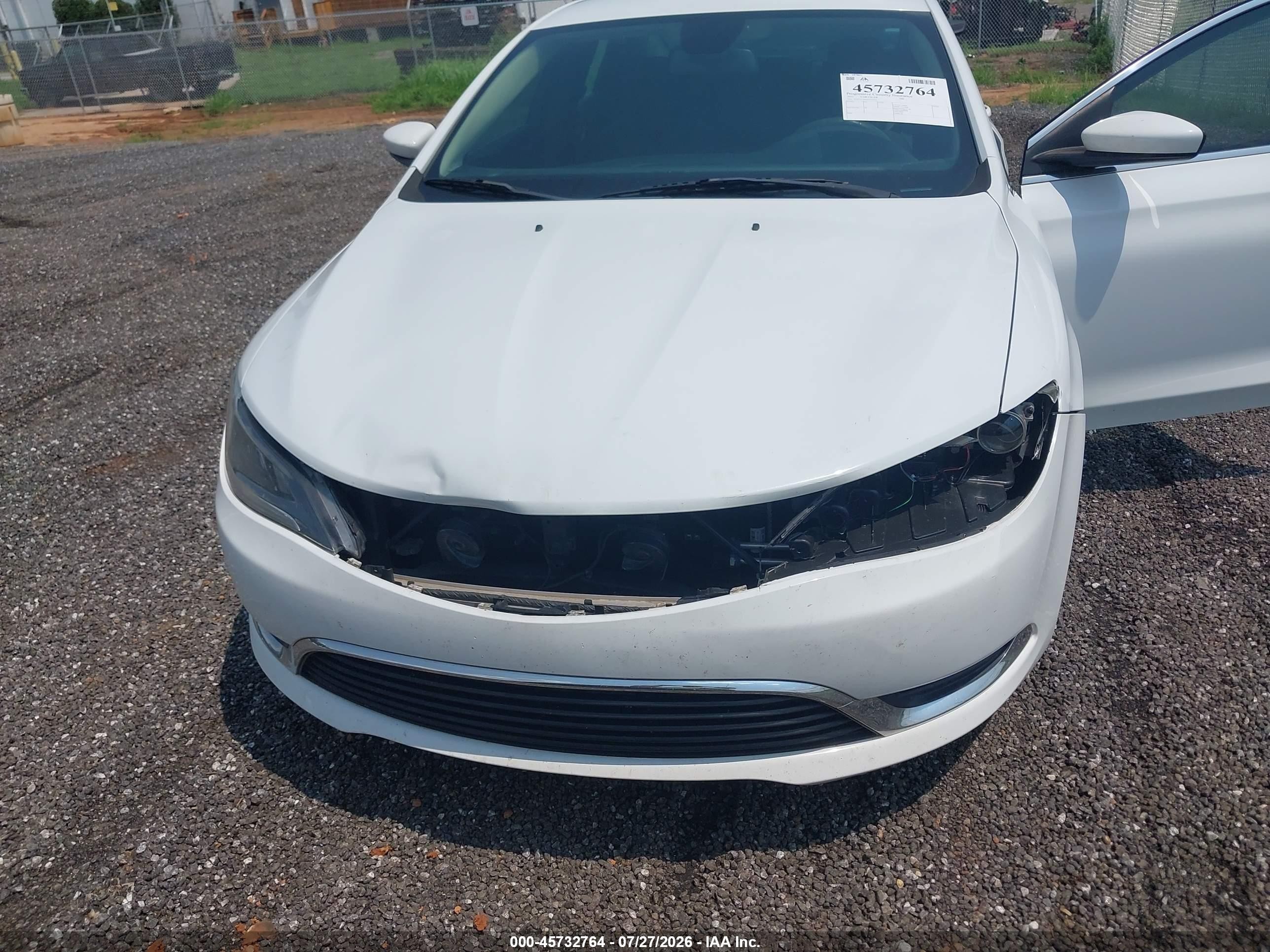 2015 Chrysler 200 Limited White vin: 1C3CCCAB1FN715522