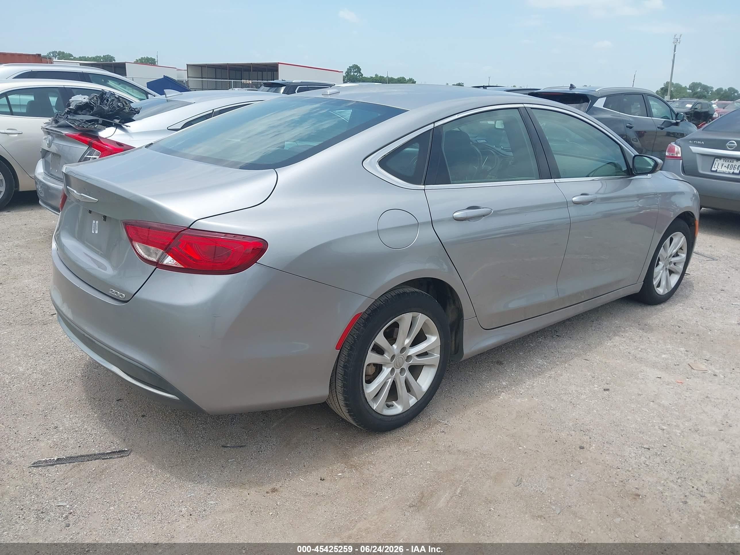 2015 Chrysler 200 Limited Серебряный vin: 1C3CCCAB1FN722213