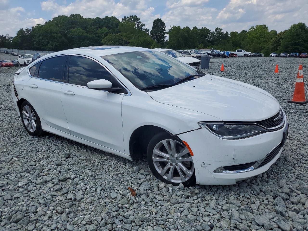 2015 Chrysler 200 Limited White vin: 1C3CCCAB1FN732241