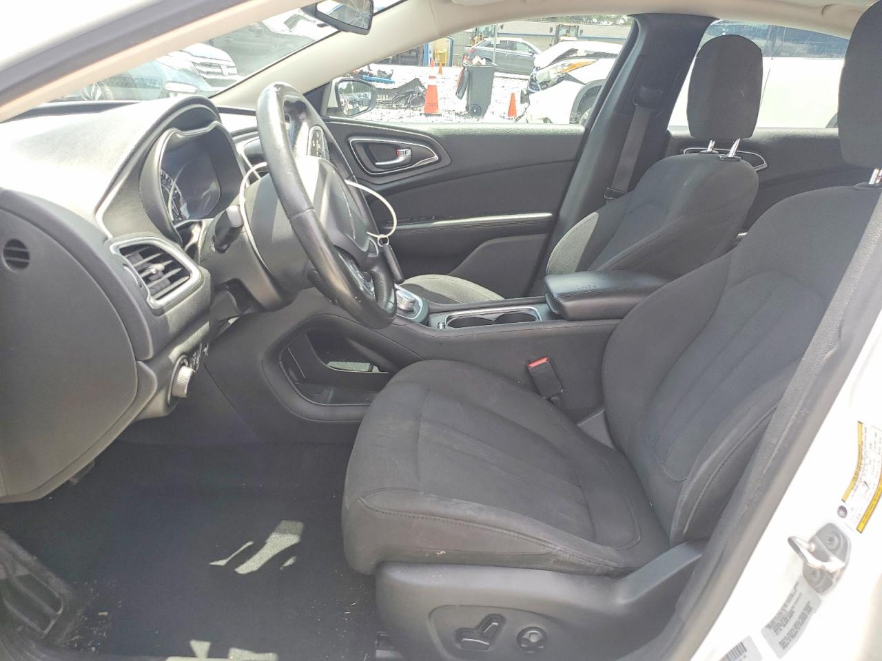 2015 Chrysler 200 Limited White vin: 1C3CCCAB1FN732241