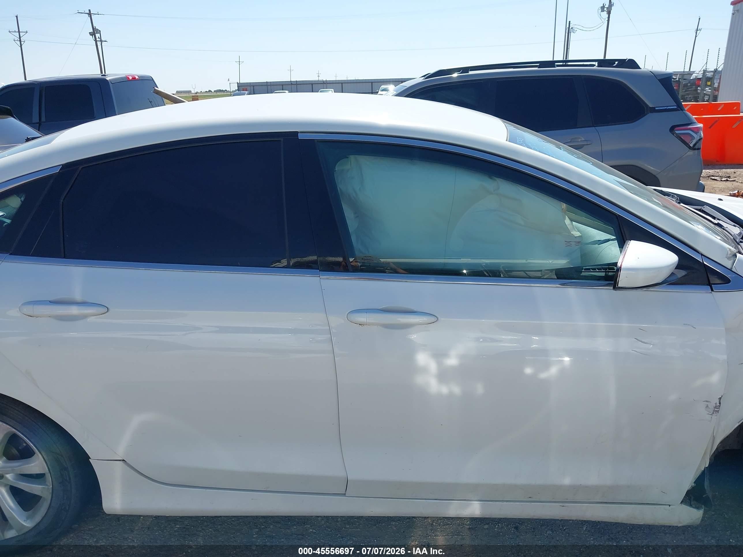 2015 Chrysler 200 Limited White vin: 1C3CCCAB1FN742350