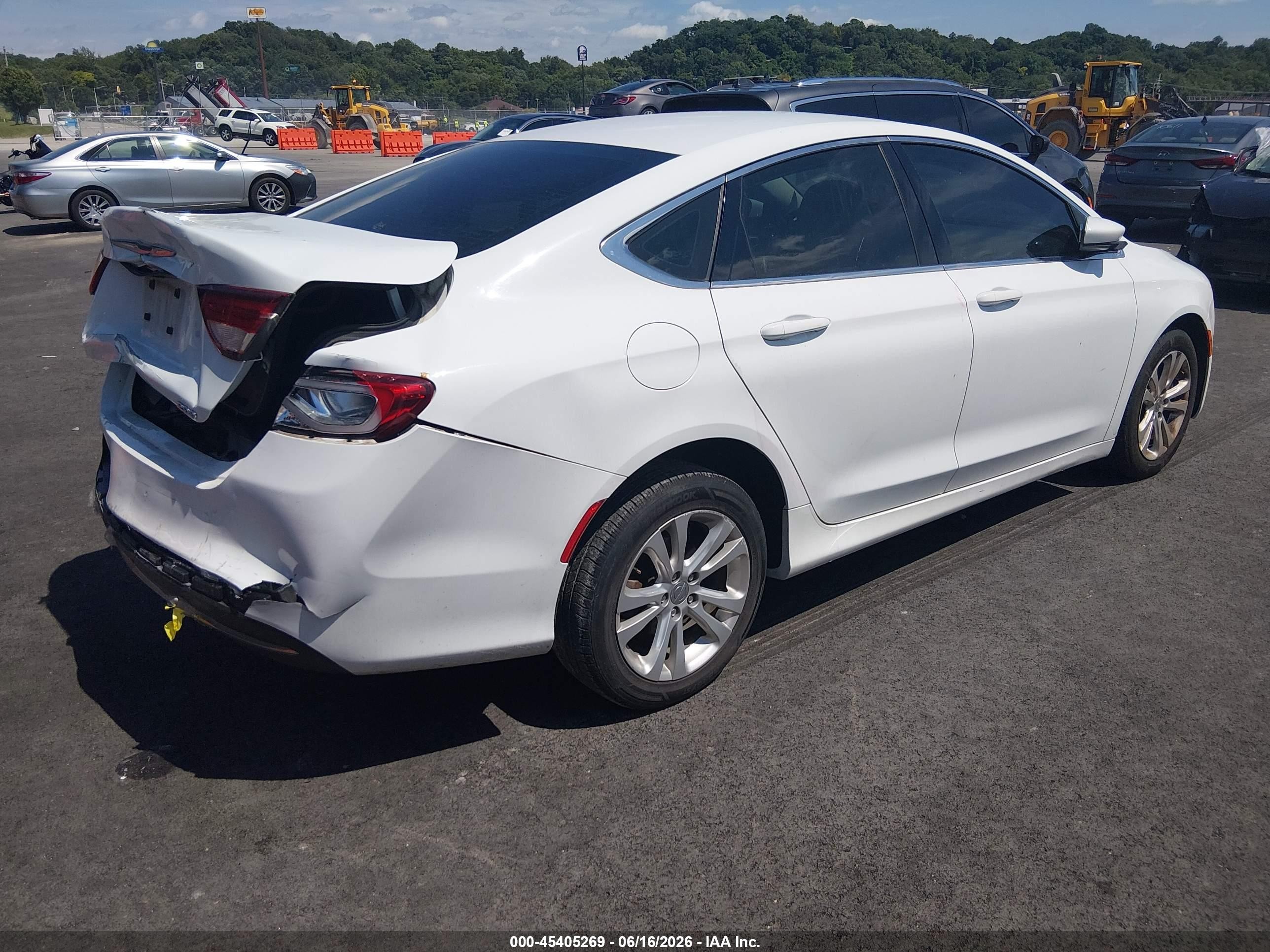 2015 Chrysler 200 Limited Белый vin: 1C3CCCAB2FN525258