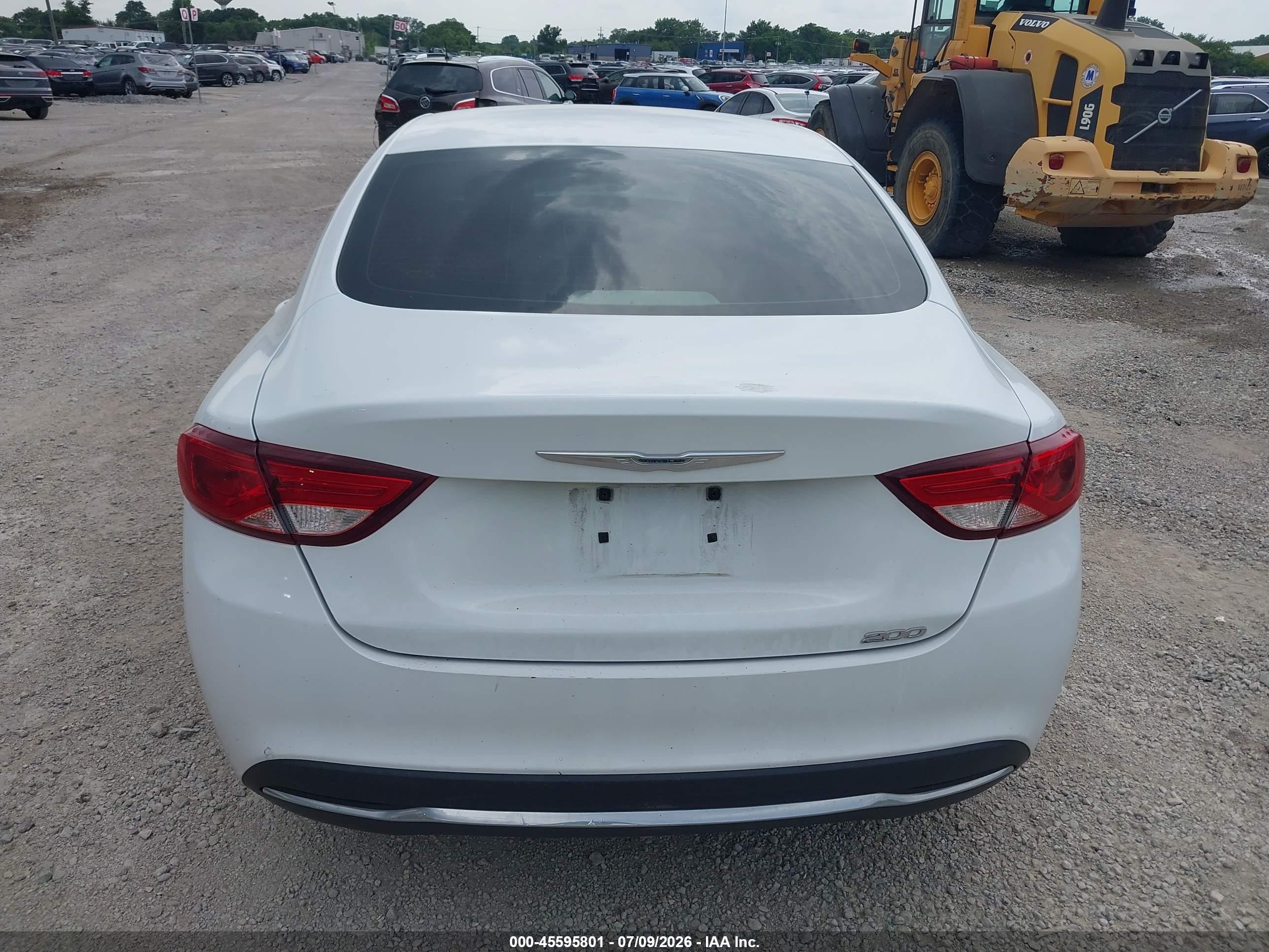 2015 Chrysler 200 Limited White vin: 1C3CCCAB2FN537085