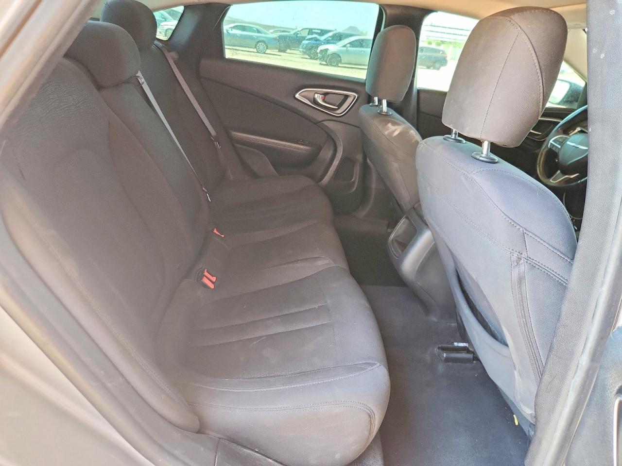 2015 Chrysler 200 Limited Silver vin: 1C3CCCAB2FN646260