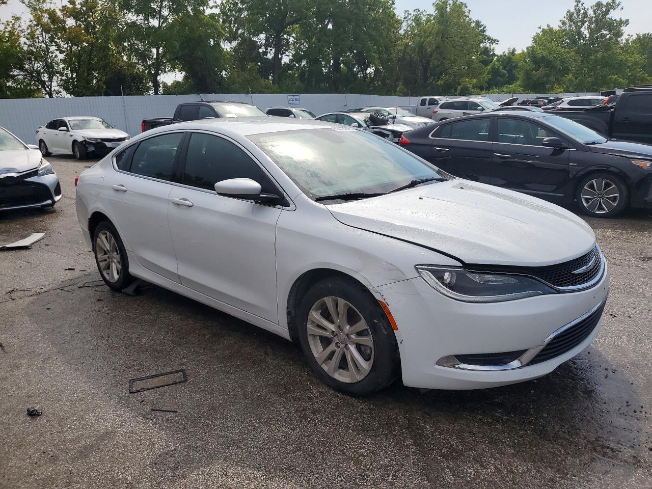 2015 Chrysler 200 Limited White vin: 1C3CCCAB2FN712466