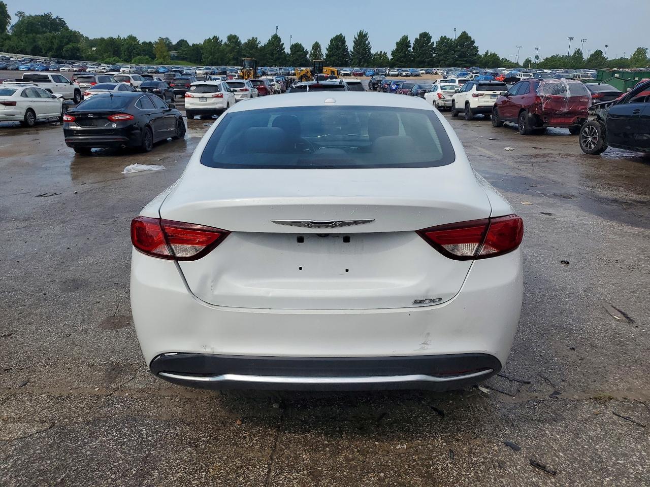 2015 Chrysler 200 Limited White vin: 1C3CCCAB2FN712466