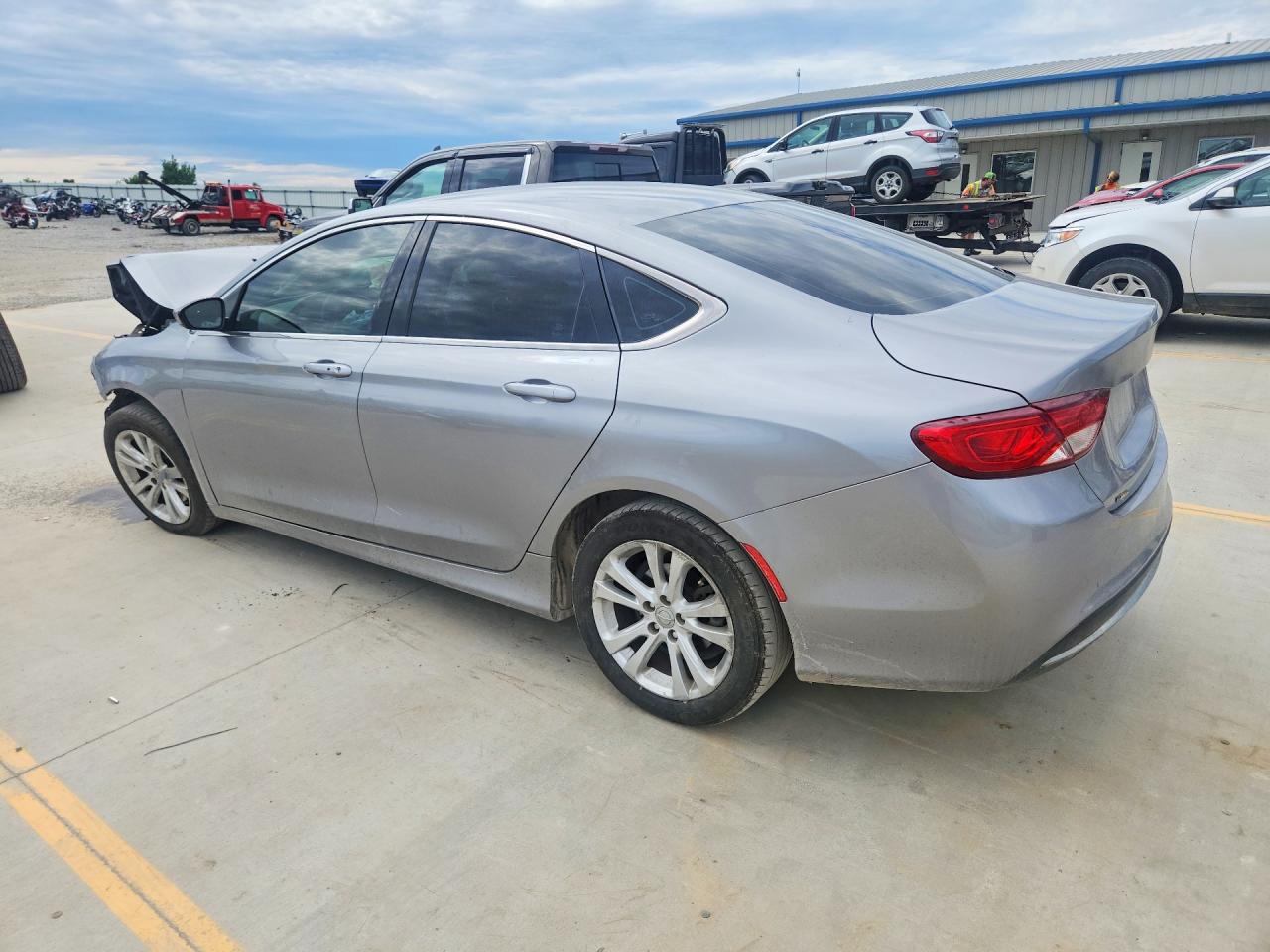 2016 Chrysler 200 Limited Silver vin: 1C3CCCAB2GN140607