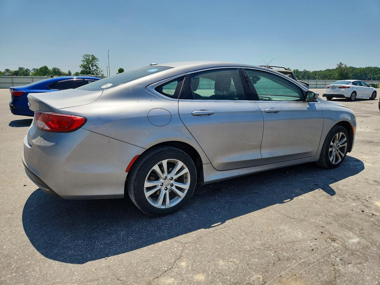 2015 Chrysler 200 Limited Silver vin: 1C3CCCAB3FN526354