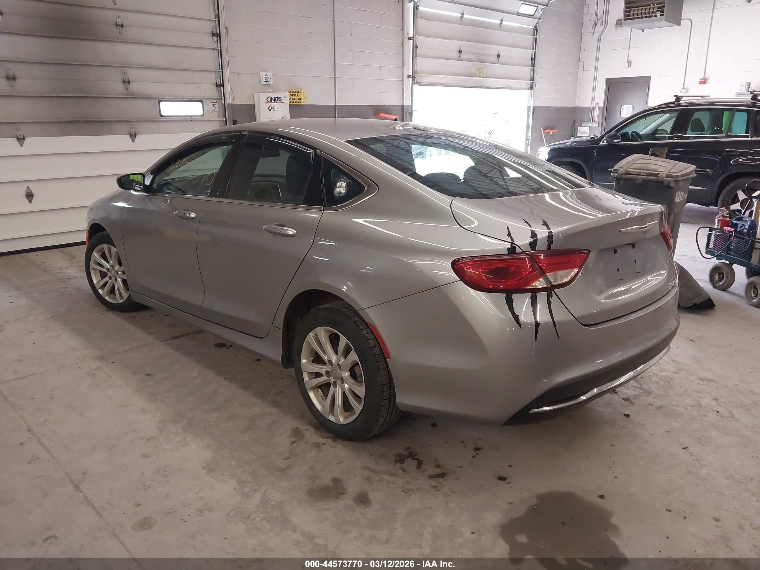 2015 Chrysler 200 Limited Silver vin: 1C3CCCAB3FN547060