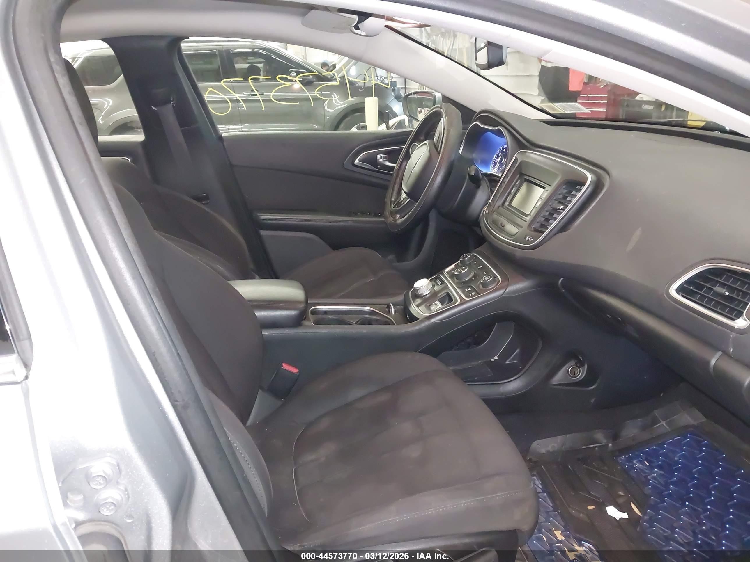 2015 Chrysler 200 Limited Silver vin: 1C3CCCAB3FN547060
