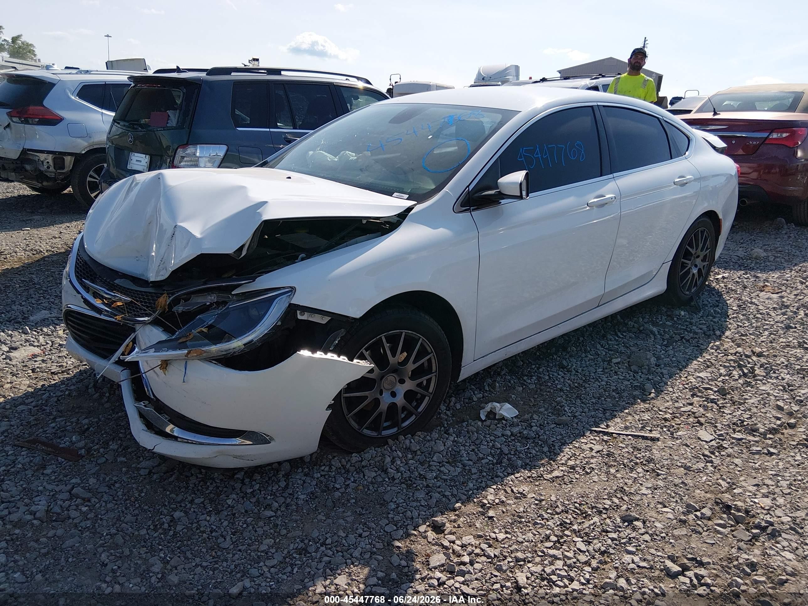2015 Chrysler 200 Limited White vin: 1C3CCCAB3FN575201