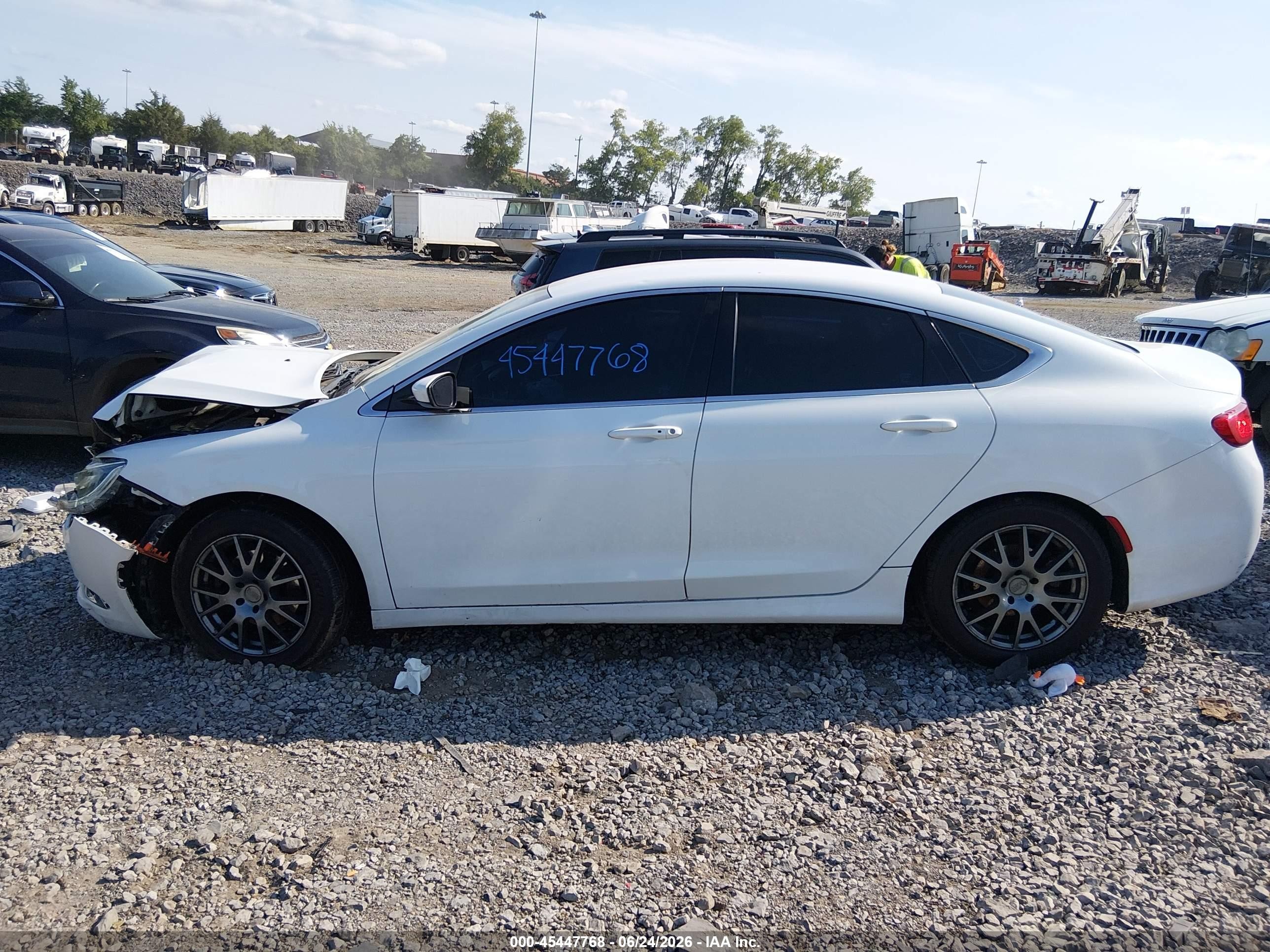 2015 Chrysler 200 Limited White vin: 1C3CCCAB3FN575201