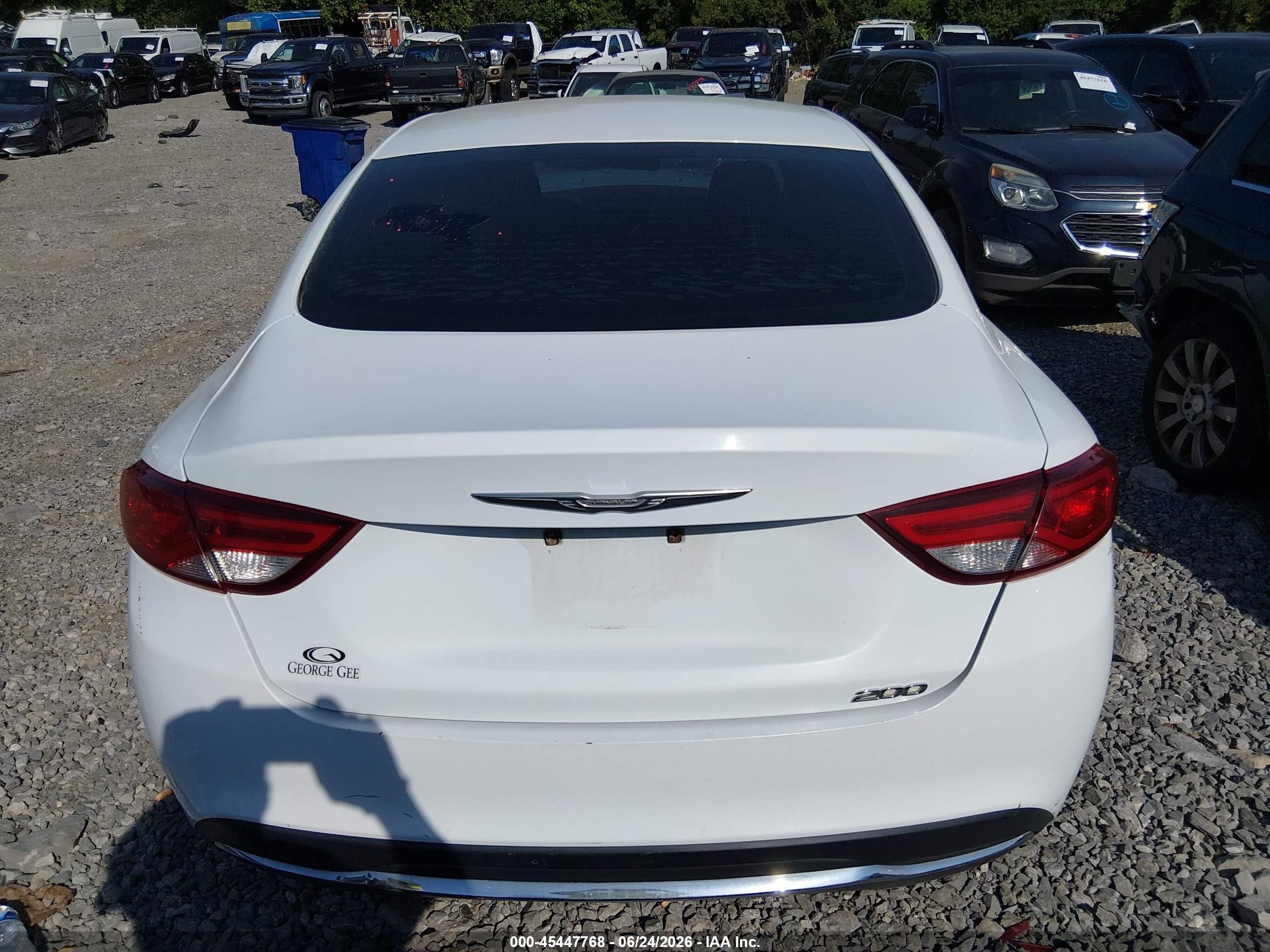 2015 Chrysler 200 Limited White vin: 1C3CCCAB3FN575201