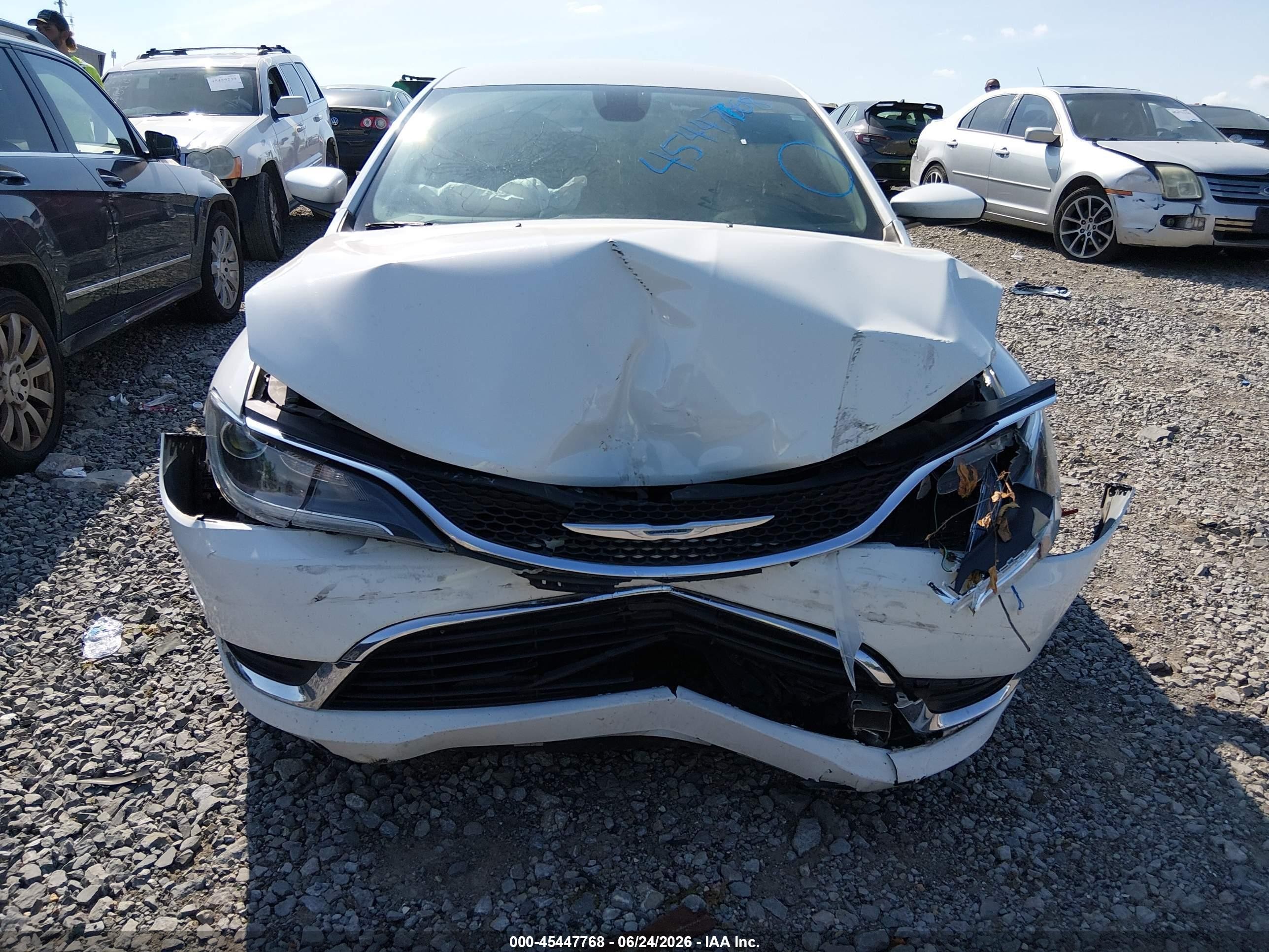 2015 Chrysler 200 Limited White vin: 1C3CCCAB3FN575201