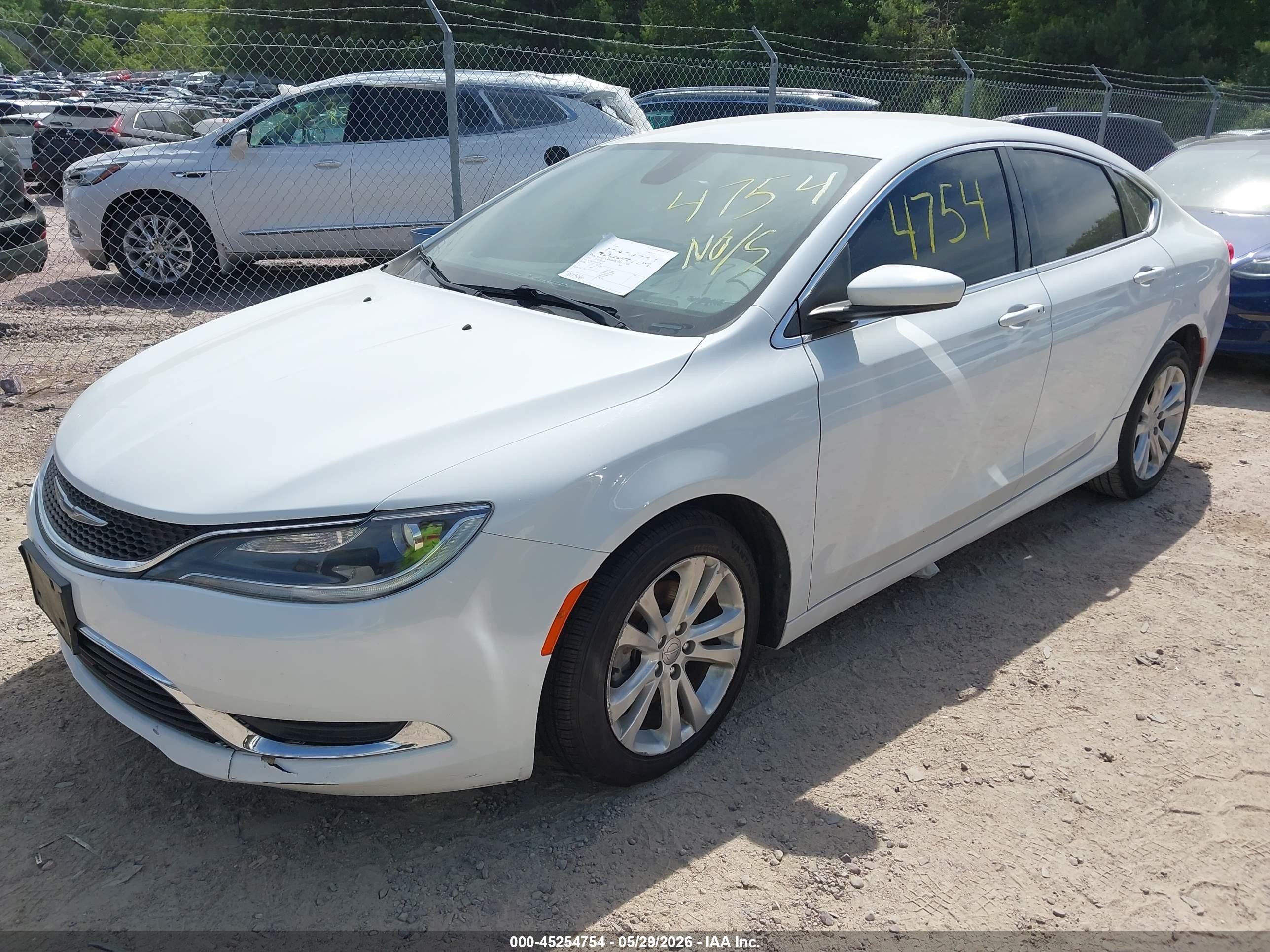 2015 Chrysler 200 Limited White vin: 1C3CCCAB3FN590782