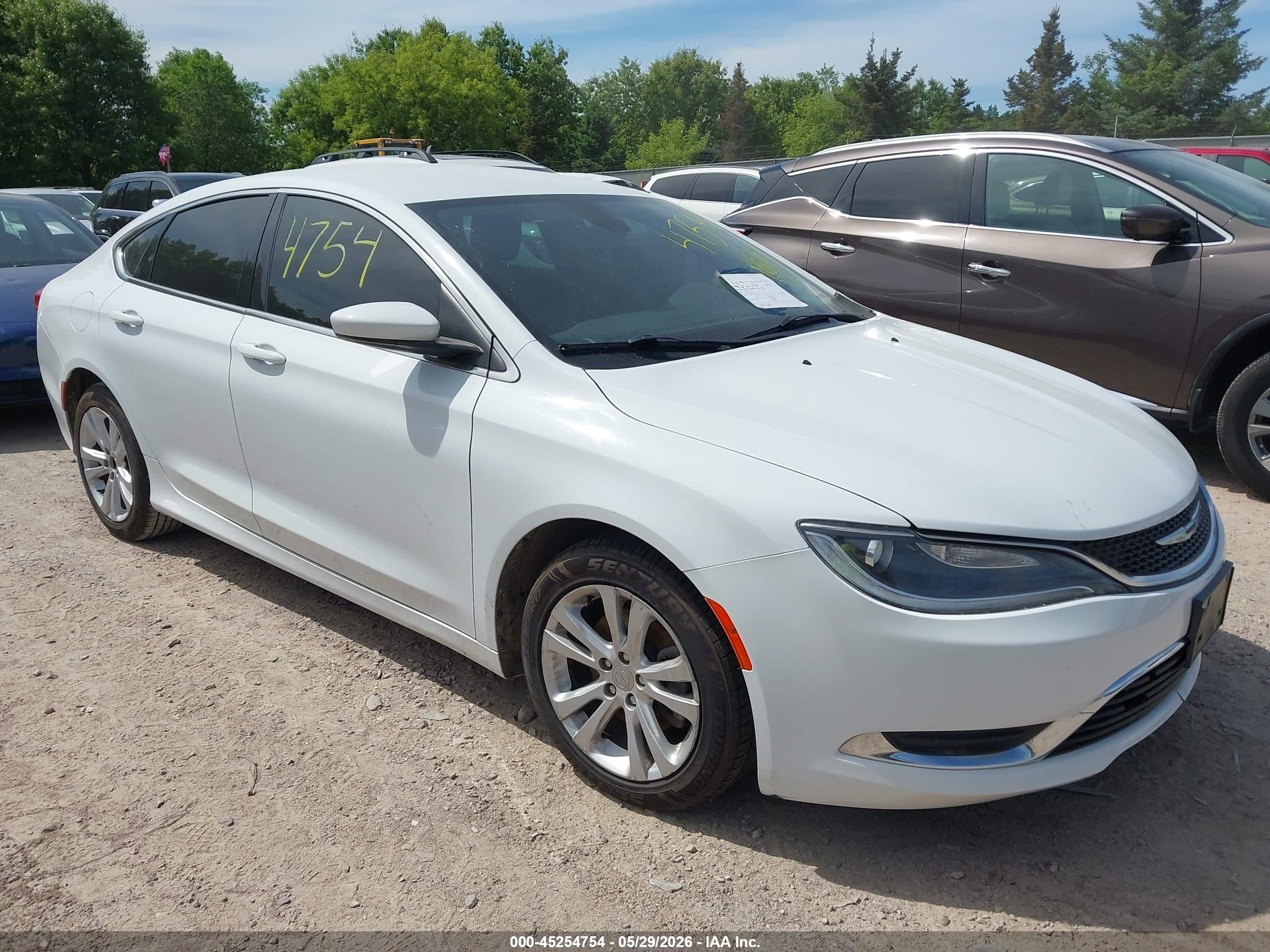 2015 Chrysler 200 Limited White vin: 1C3CCCAB3FN590782
