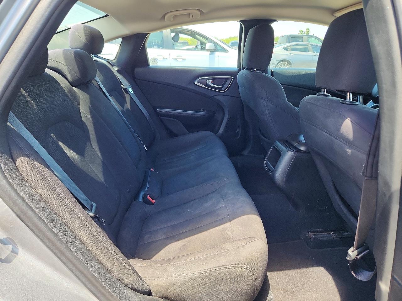 2015 Chrysler 200 Limited Silver vin: 1C3CCCAB3FN594086